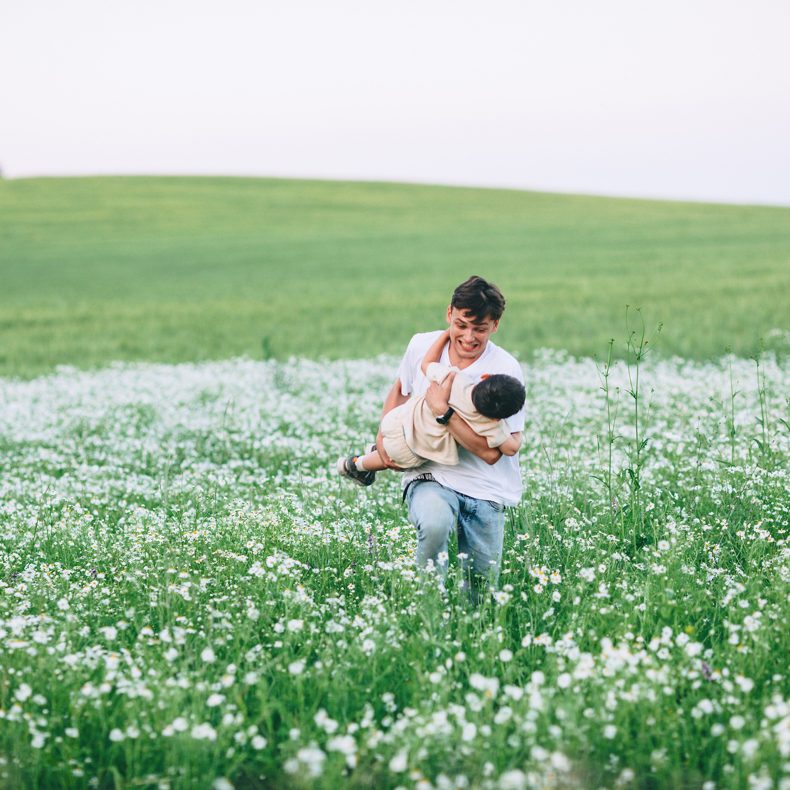 Большая семейная фотосессия за Ижевском в ромашковом поле. Дима Никитин свадебный и семейный фотограф в Ижевске и Удмуртии с 2007 года