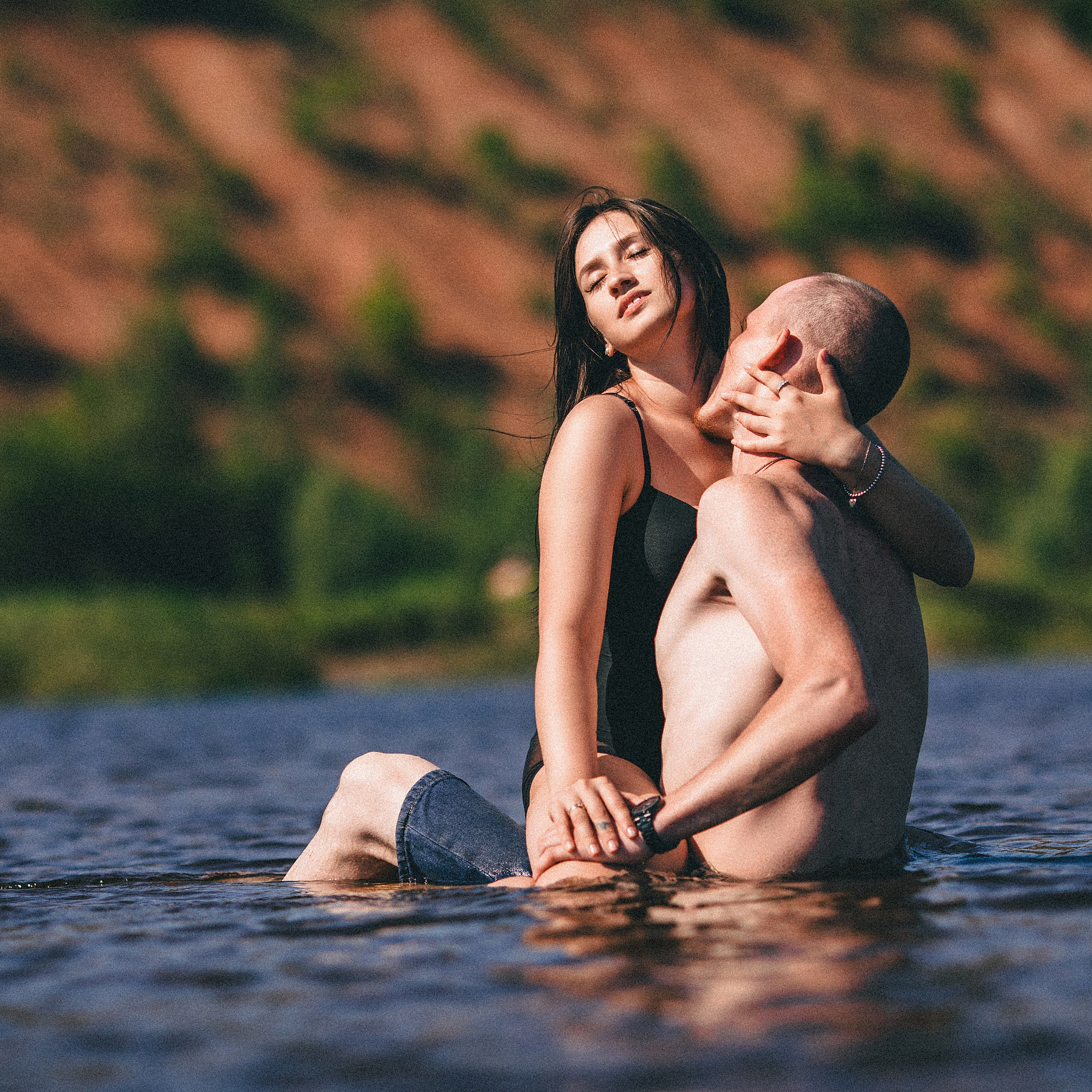 Летняя фотосессия Love Story на берегу реки Камы. Дима Никитин свадебный и семейный фотограф в Ижевске и Удмуртии с 2007 года