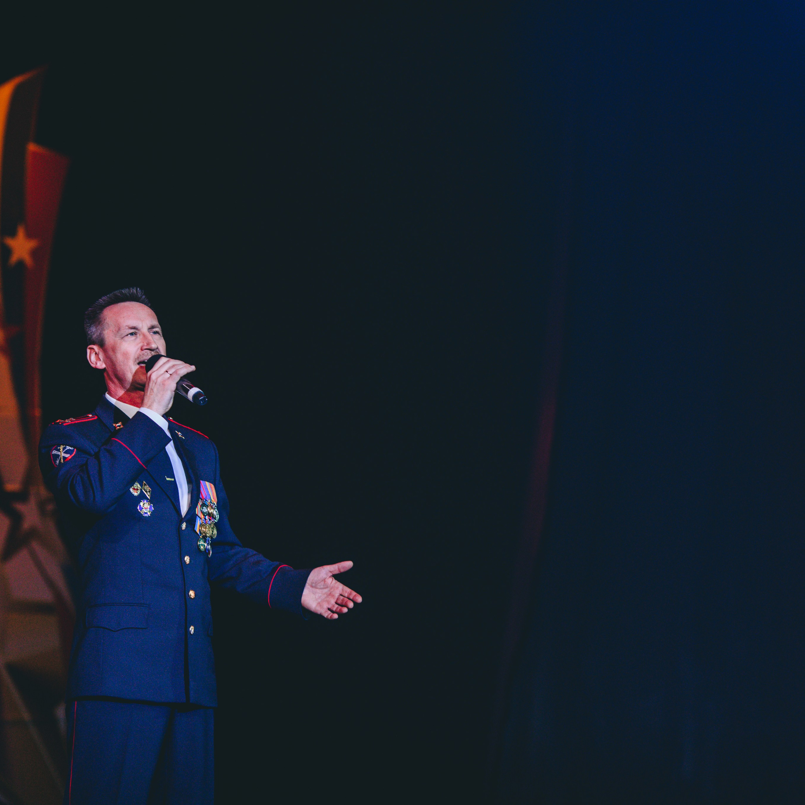 Фотосессия концерта посвященное Дню защитника Отечества. Дима Никитин свадебный и семейный фотограф в Ижевске и Удмуртии с 2007 года