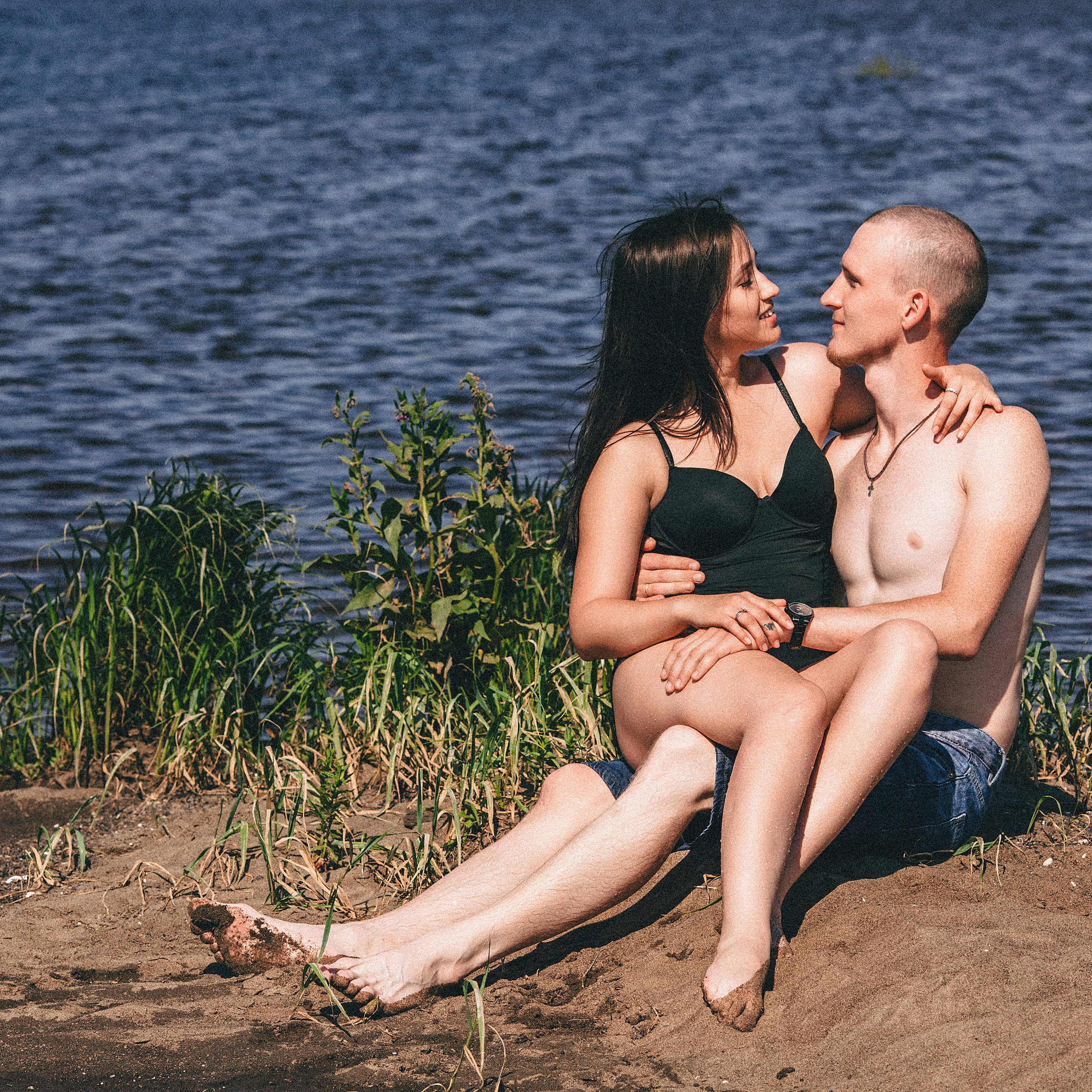 Летняя фотосессия Love Story на берегу реки Камы. Дима Никитин свадебный и семейный фотограф в Ижевске и Удмуртии с 2007 года