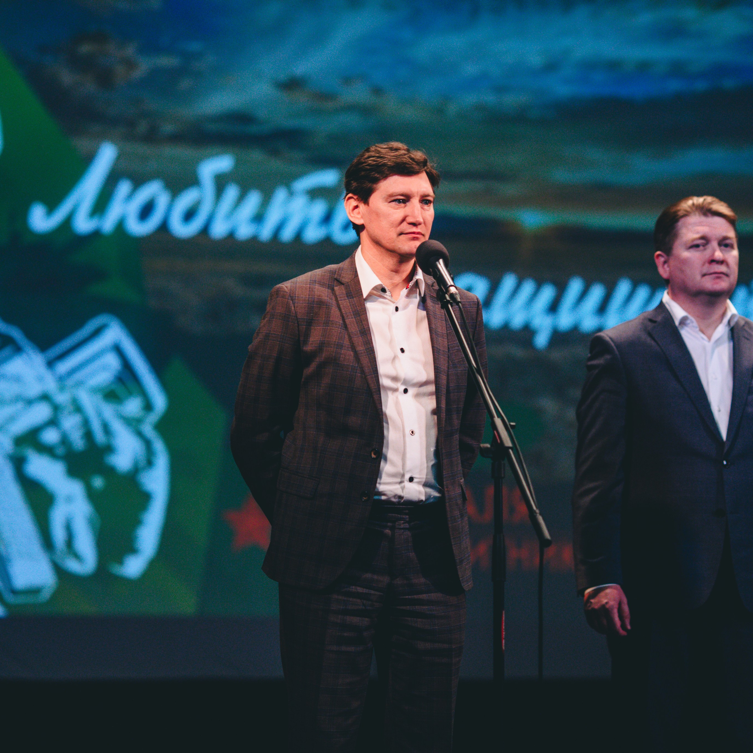 Фотосессия концерта посвященное Дню защитника Отечества. Дима Никитин свадебный и семейный фотограф в Ижевске и Удмуртии с 2007 года