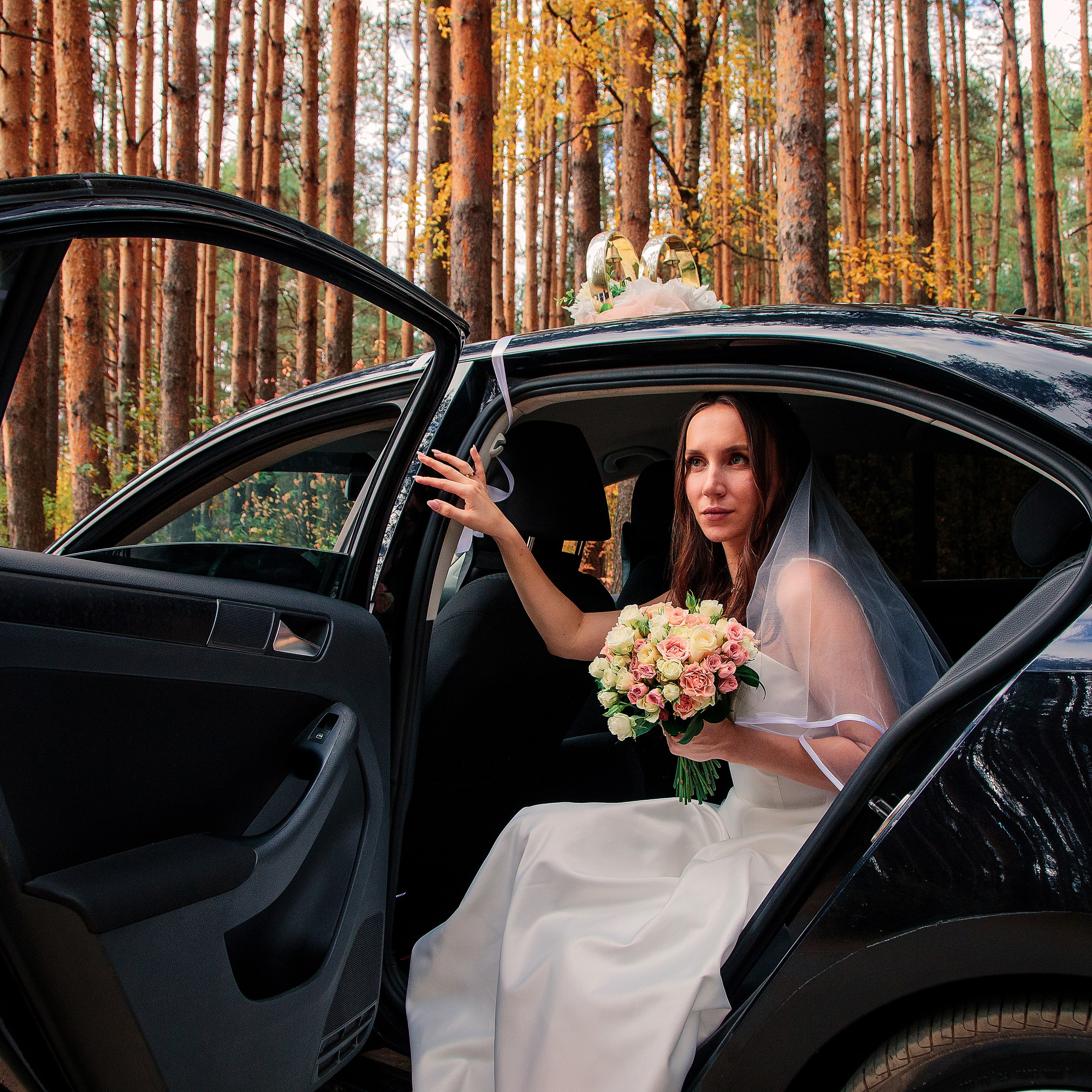 Свадебная фотосессия в красивом осеннем лесу. Дима Никитин свадебный и семейный фотограф в Ижевске и Удмуртии с 2007 года