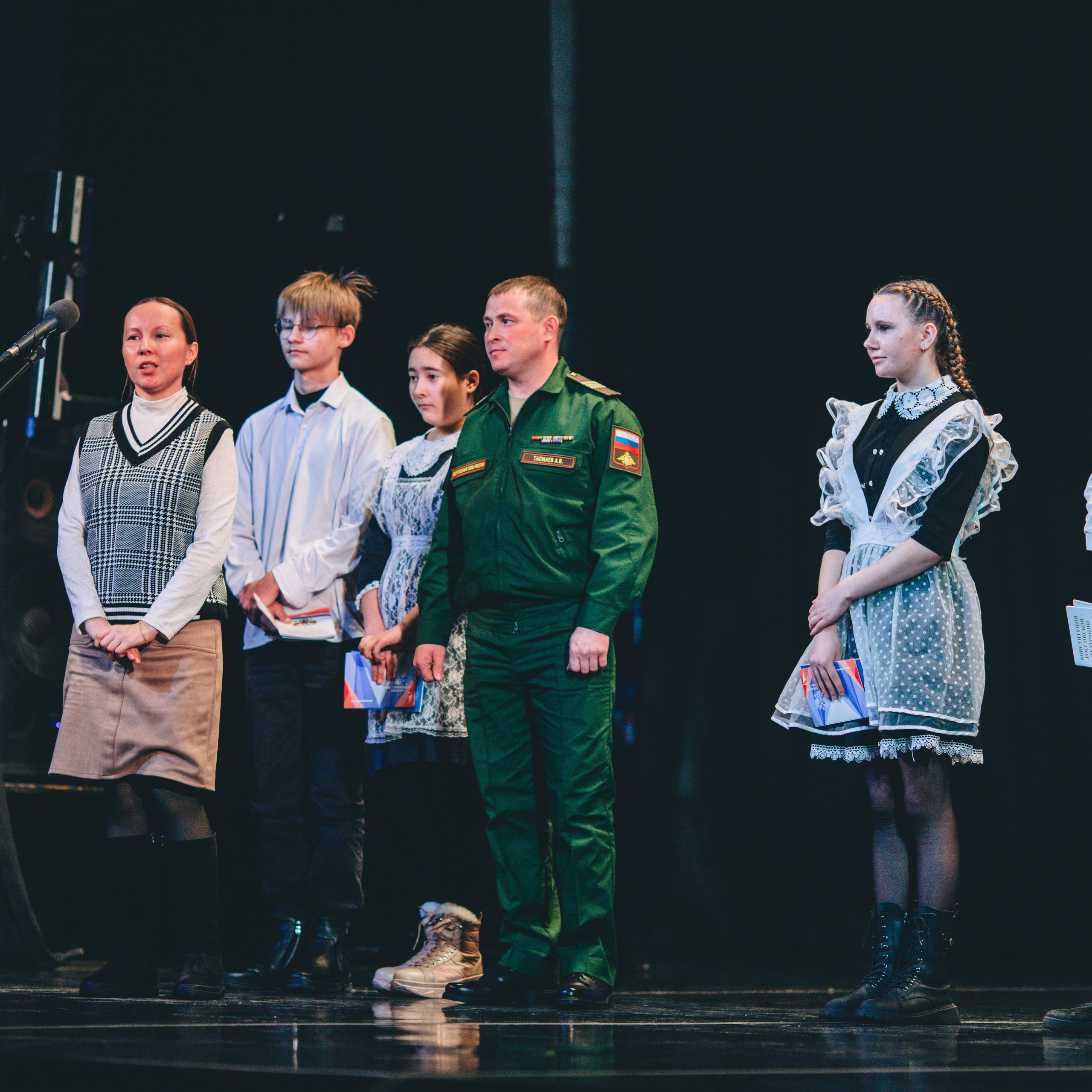 Фотосессия концерта посвященное Дню защитника Отечества. Дима Никитин свадебный и семейный фотограф в Ижевске и Удмуртии с 2007 года