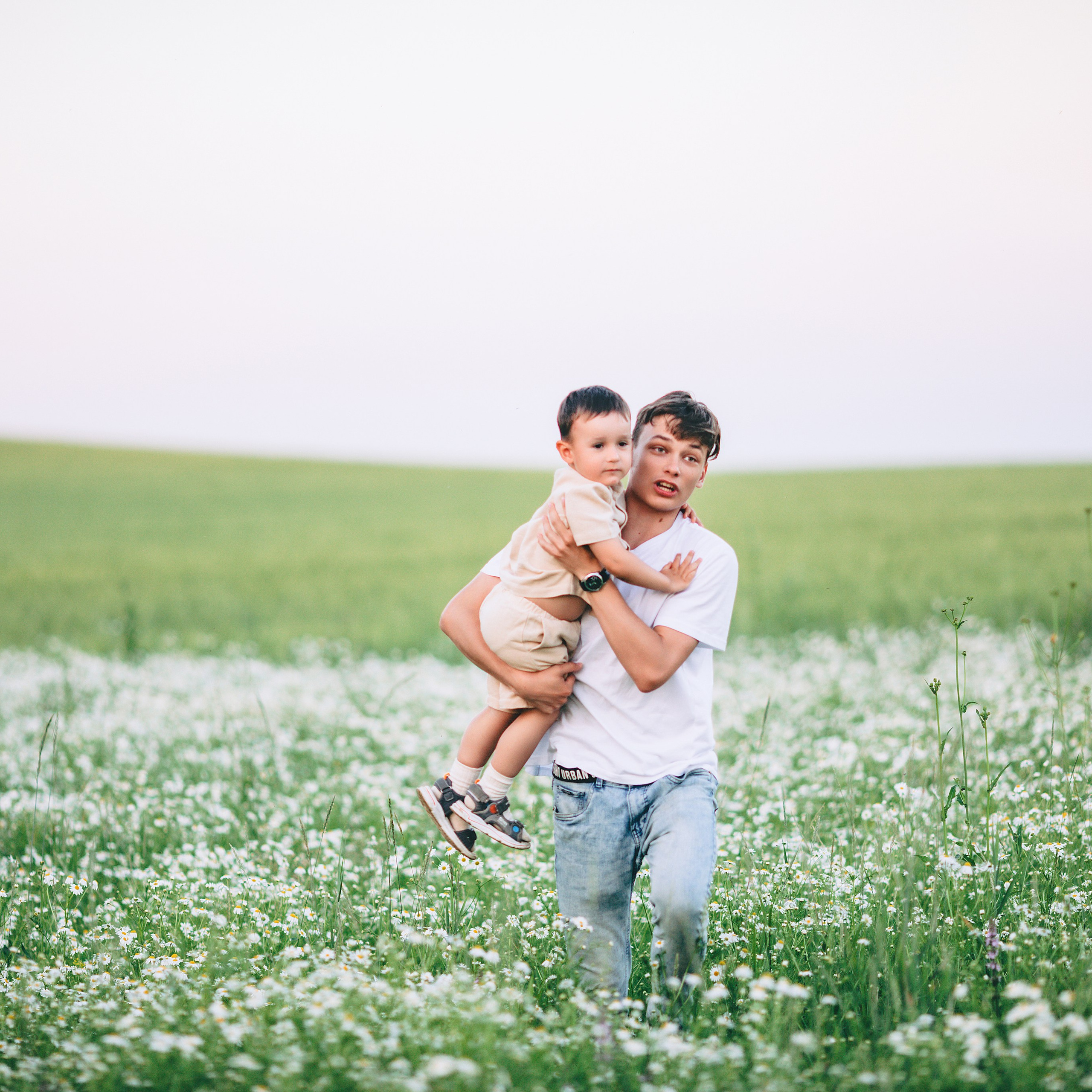 Большая семейная фотосессия за Ижевском в ромашковом поле. Дима Никитин свадебный и семейный фотограф в Ижевске и Удмуртии с 2007 года