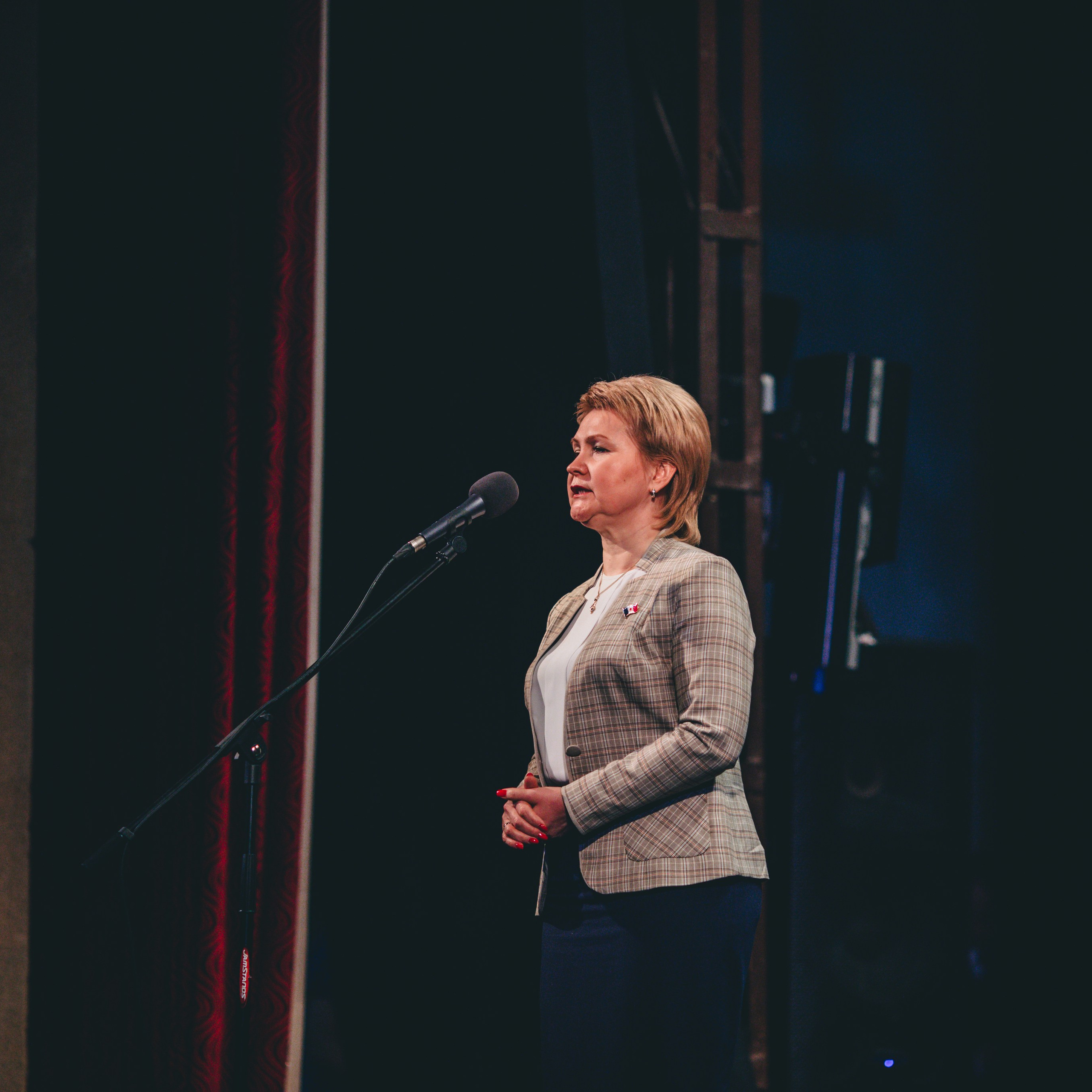 Фотосессия концерта посвященное Дню защитника Отечества. Дима Никитин свадебный и семейный фотограф в Ижевске и Удмуртии с 2007 года