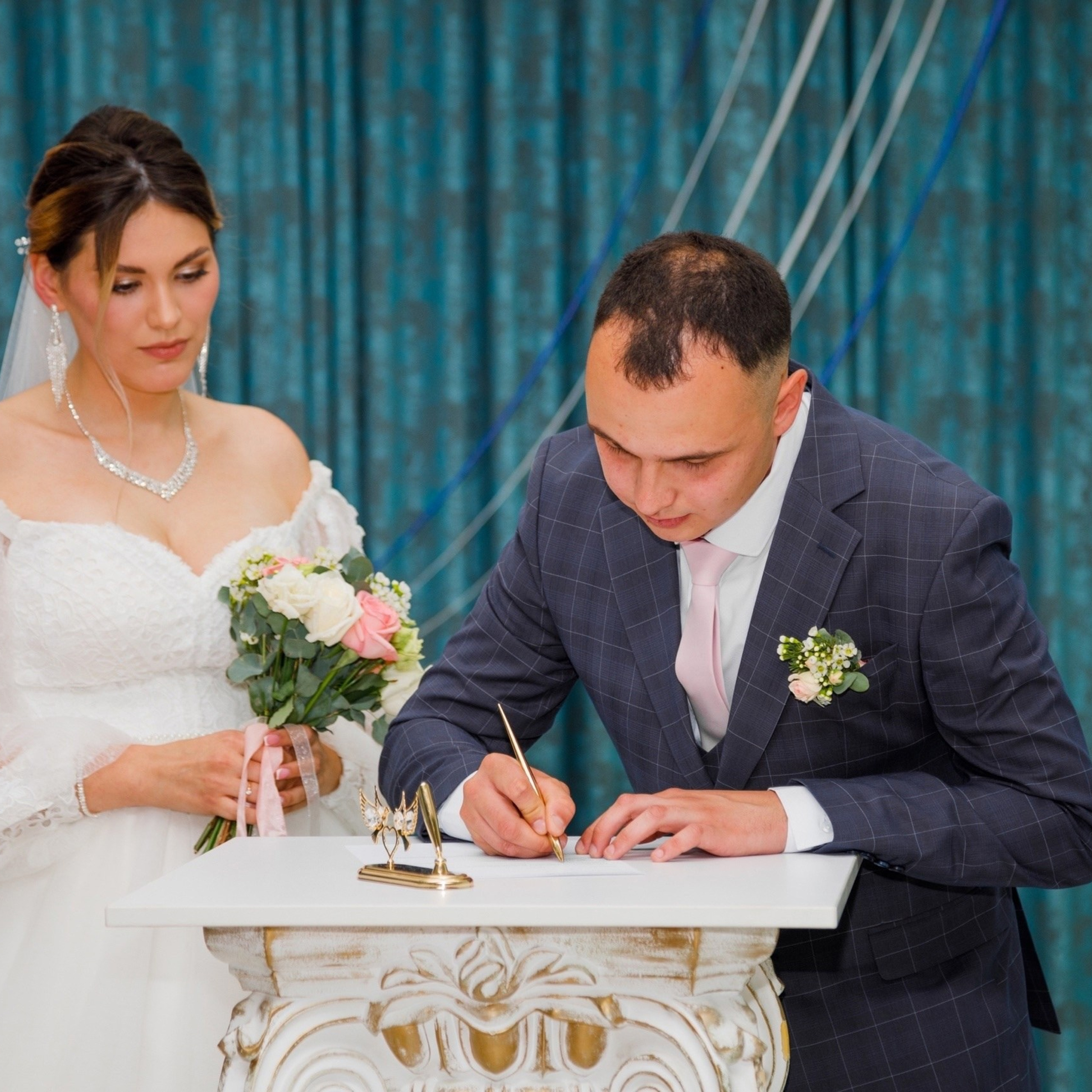 Свадебная фотосессия в Завьяловском ЗАГСе. Дима Никитин свадебный и семейный фотограф в Ижевске и Удмуртии с 2007 года