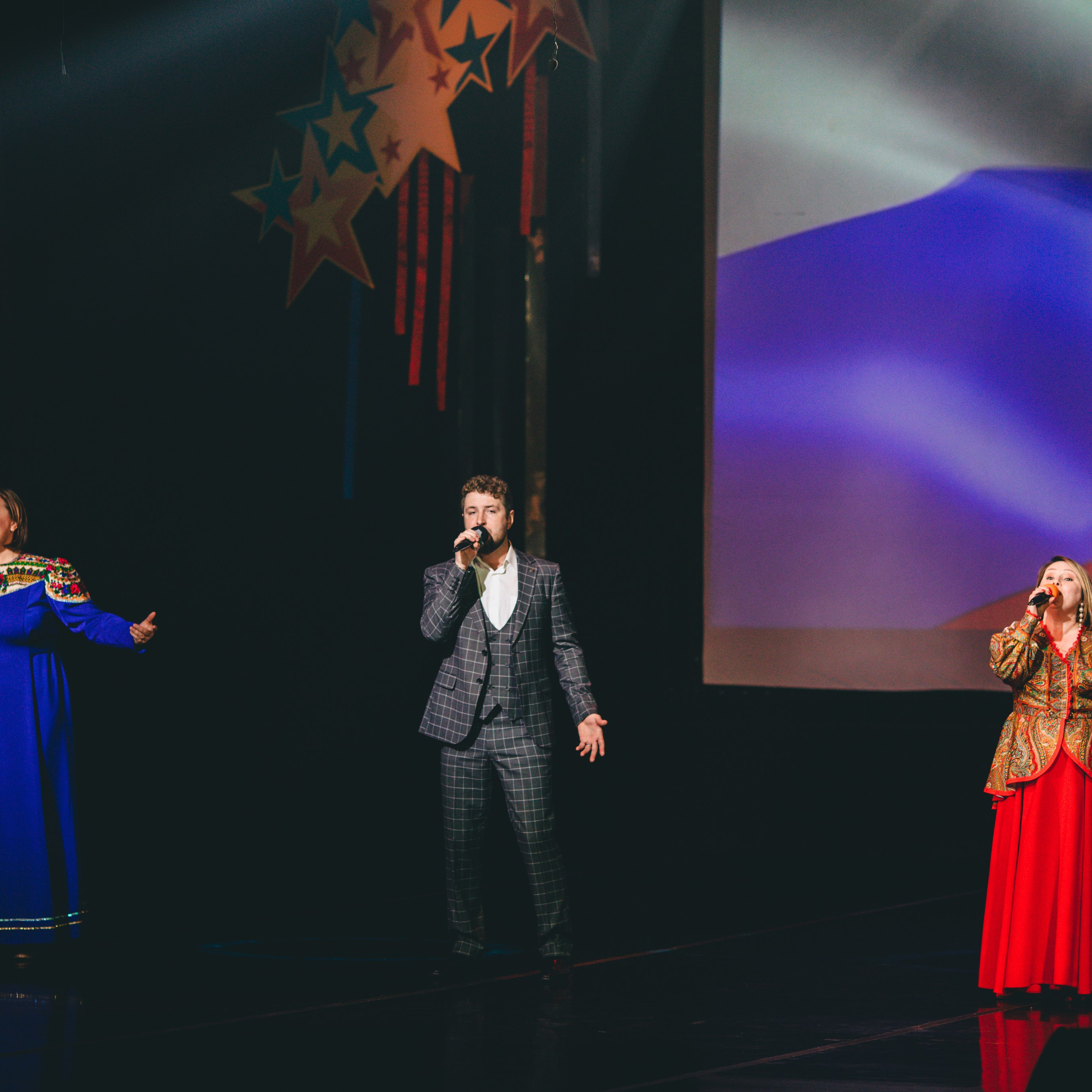 Фотосессия концерта посвященное Дню защитника Отечества. Дима Никитин свадебный и семейный фотограф в Ижевске и Удмуртии с 2007 года