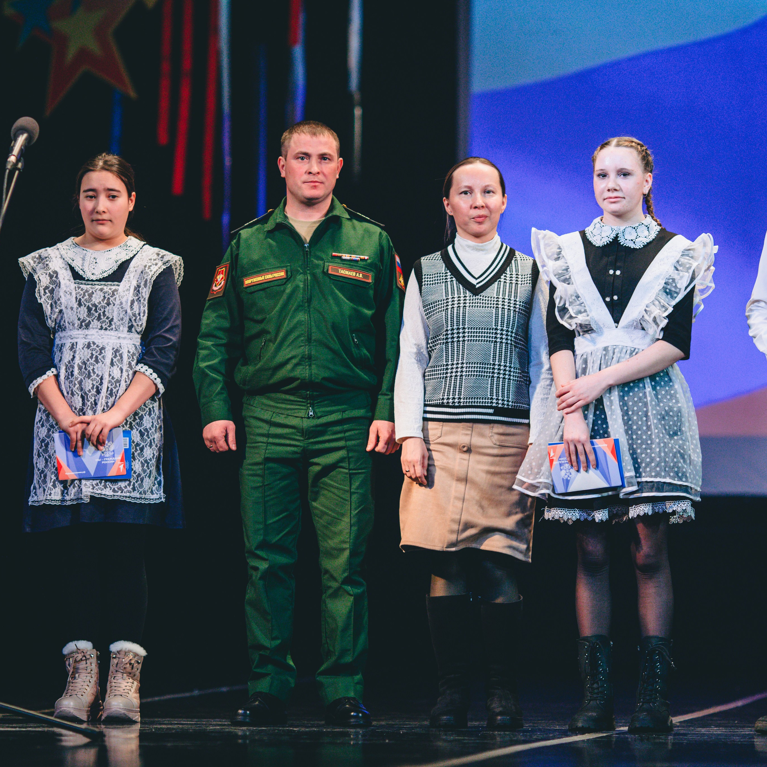 Фотосессия концерта посвященное Дню защитника Отечества. Дима Никитин свадебный и семейный фотограф в Ижевске и Удмуртии с 2007 года