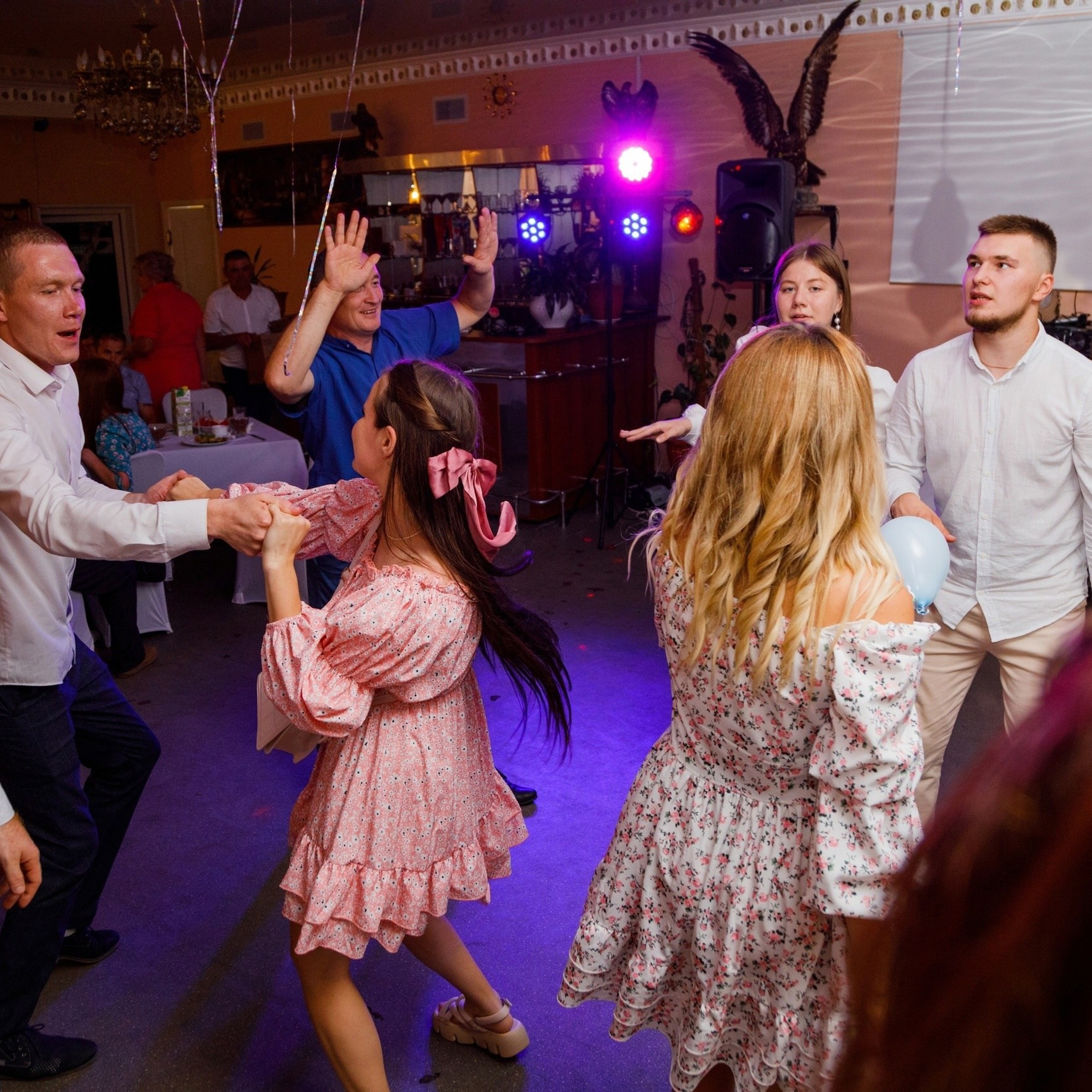 Свадебная дискотека в динамичных фотографиях. Дима Никитин свадебный и семейный фотограф в Ижевске и Удмуртии с 2007 года