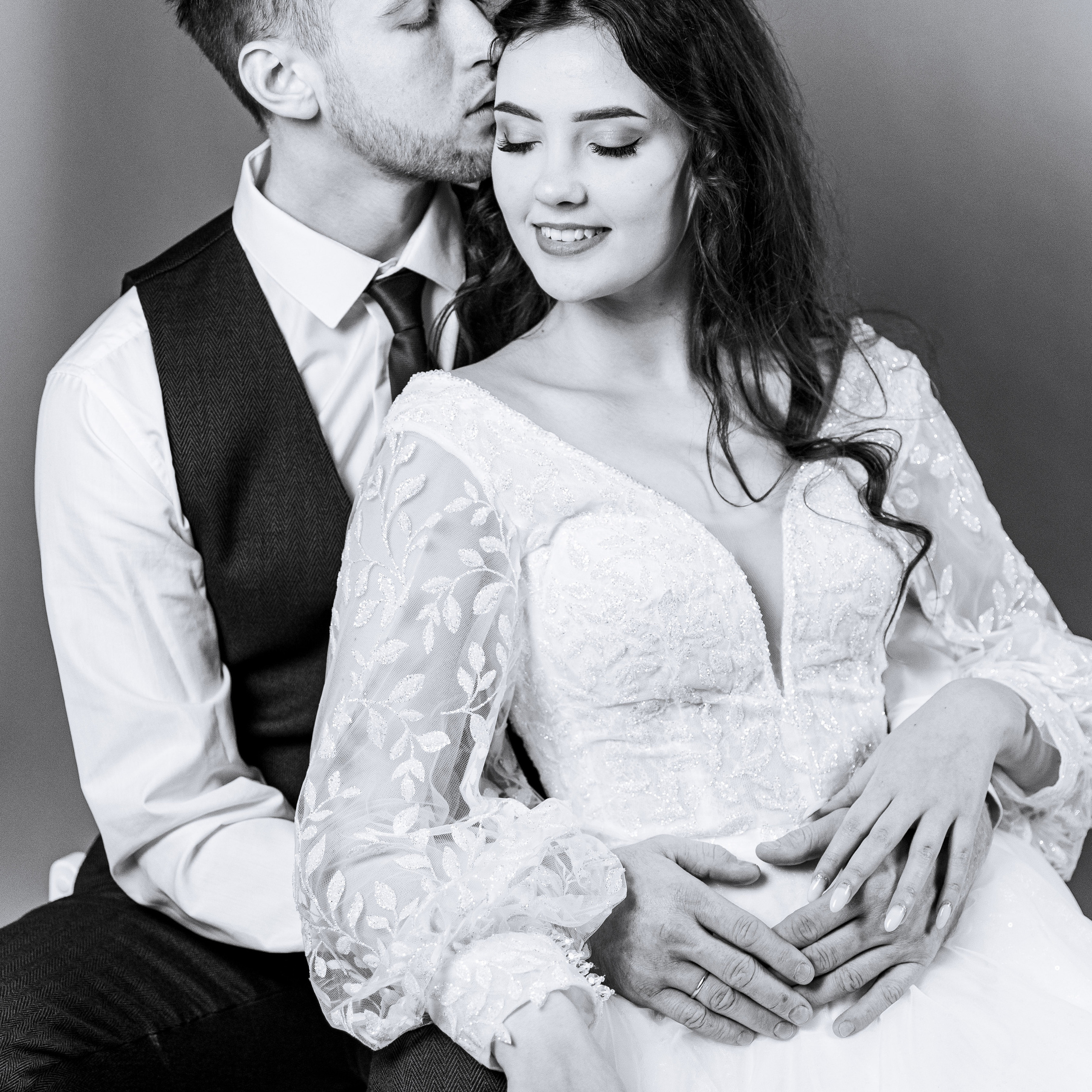 Маша и Никита. Свадебный студийный минимализм