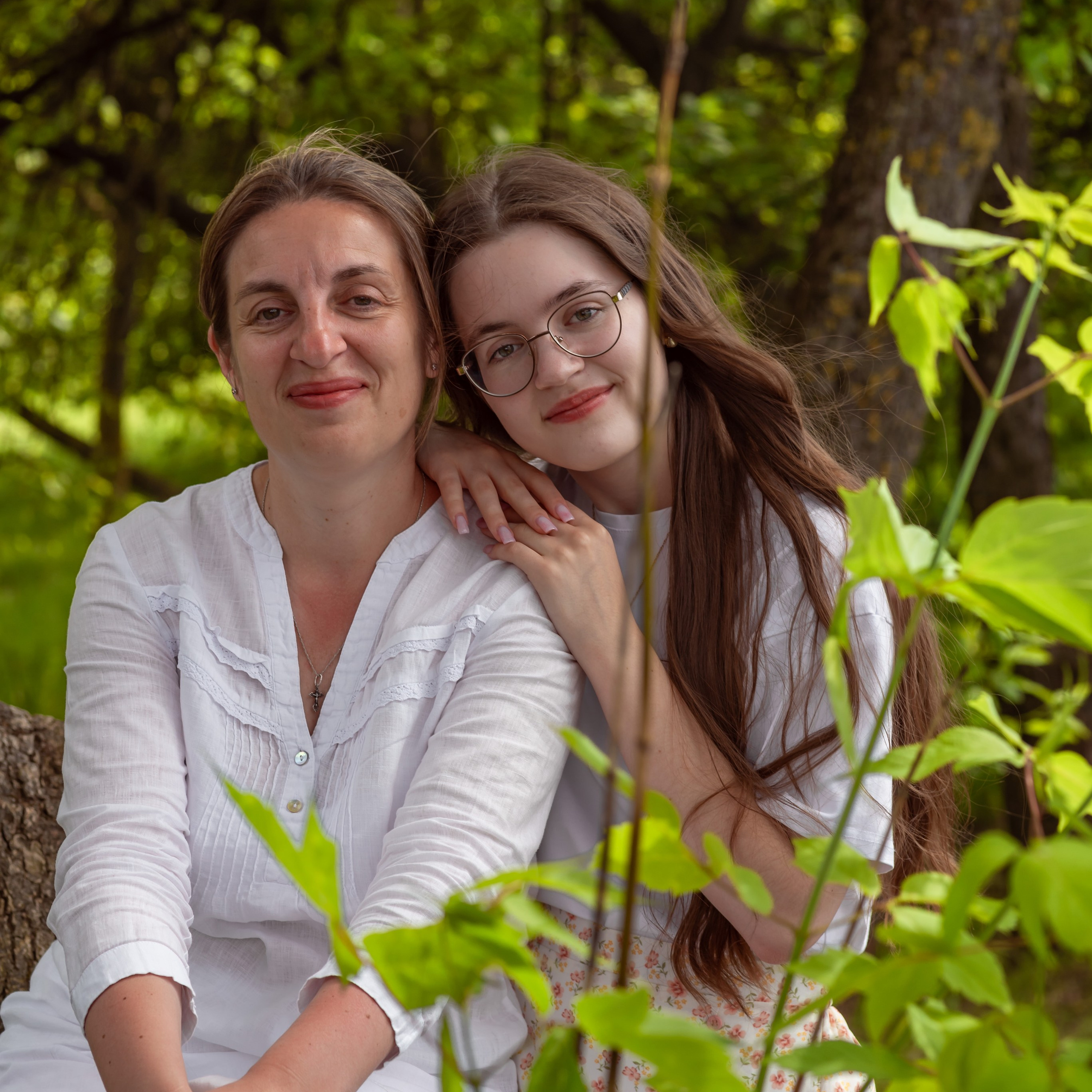 Мама и дочь в Лошицком парке