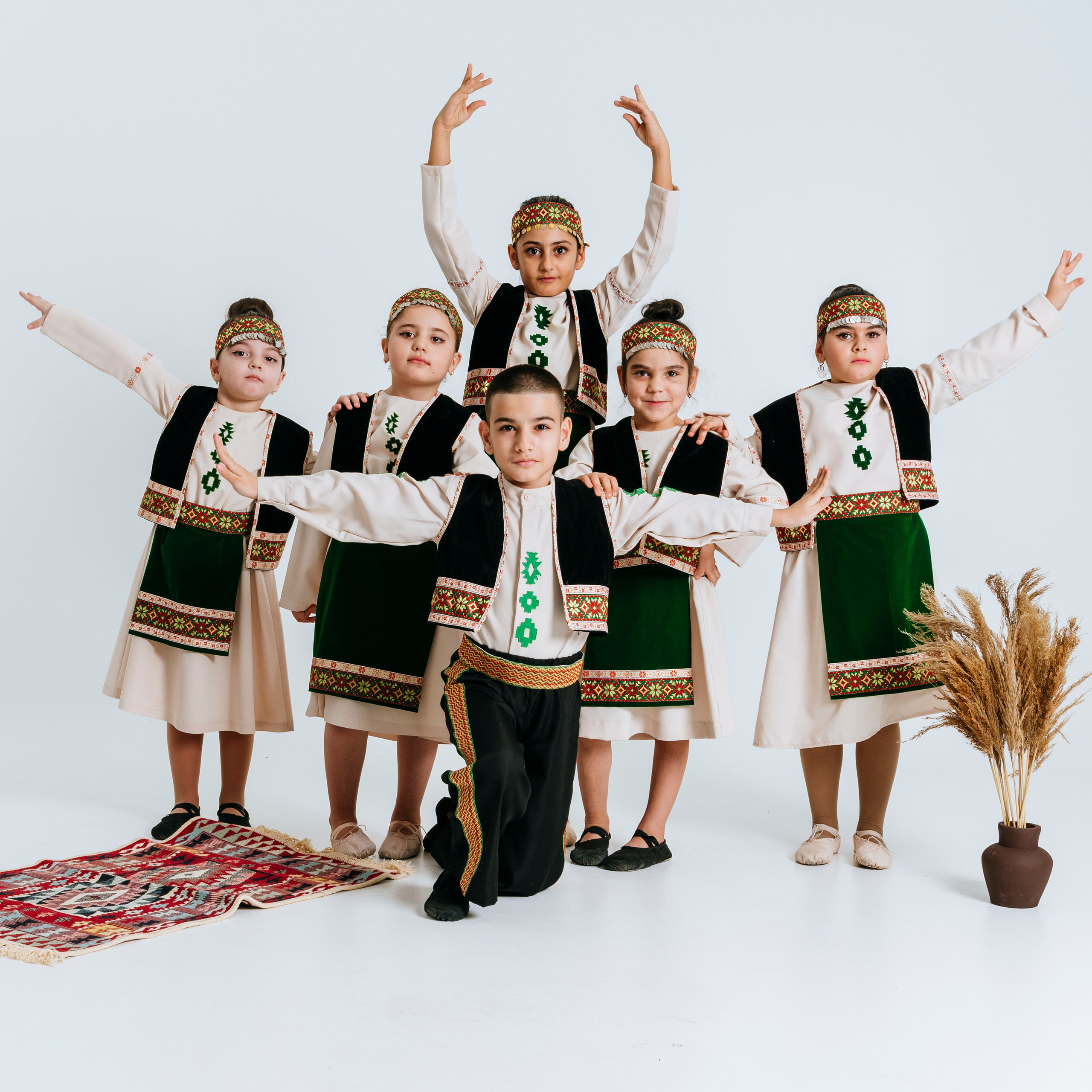 Комитас. Младшая и средняя группы