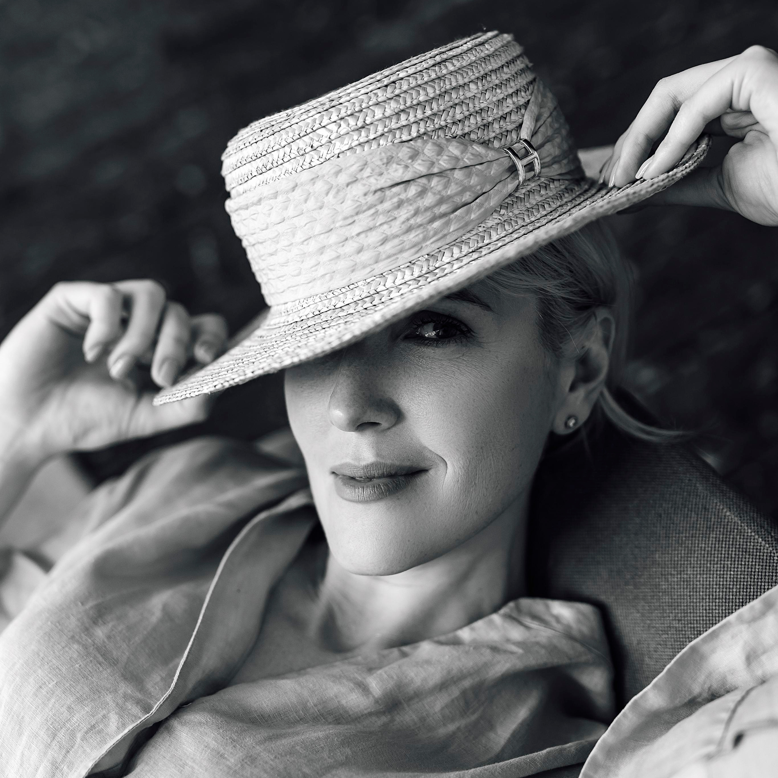 Настя в студии