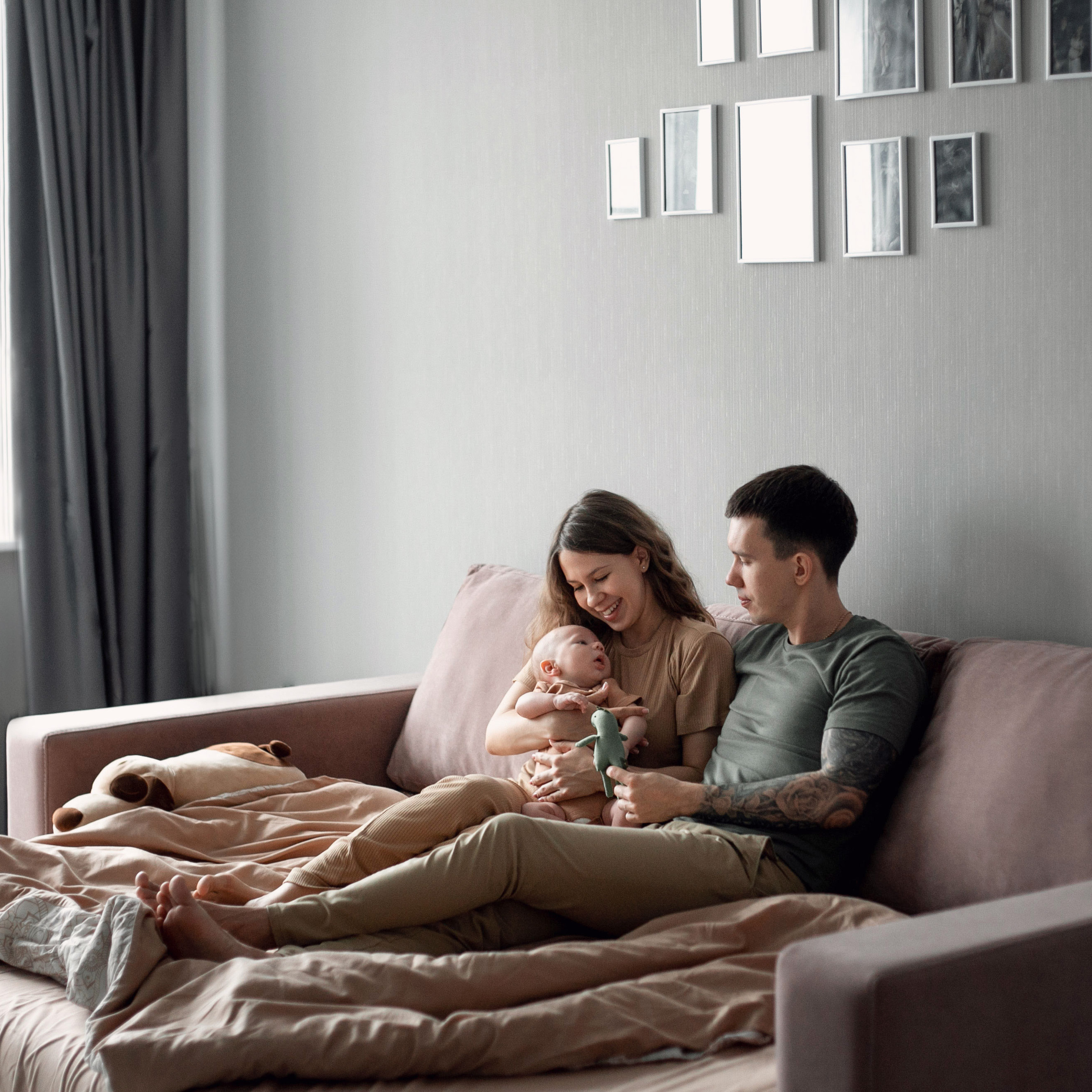 Трое дома, не считая собаки