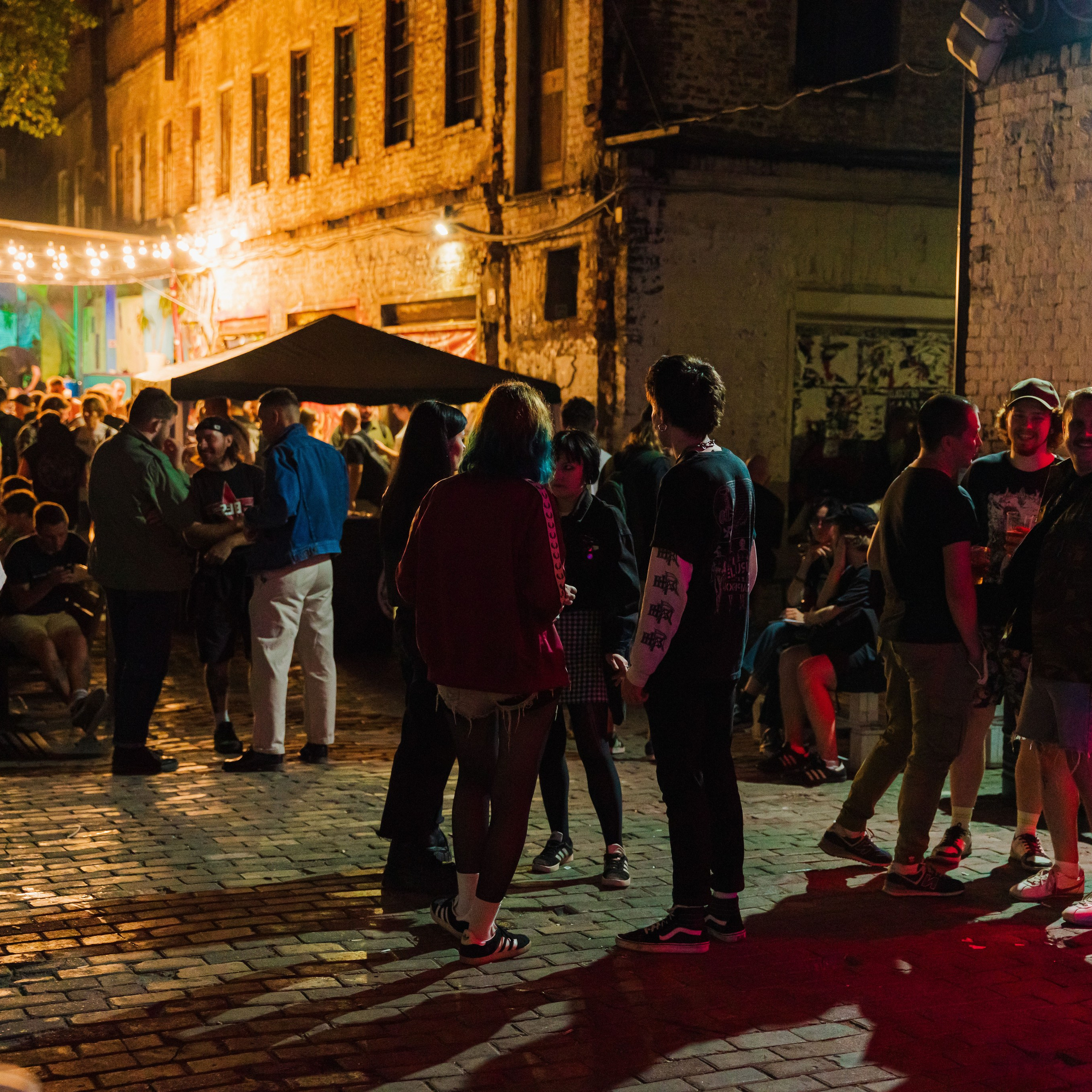 Стрит-фотография. Ночная Москва, ул. Ольховская. Репортажный фотограф в Москве Измалков Артем