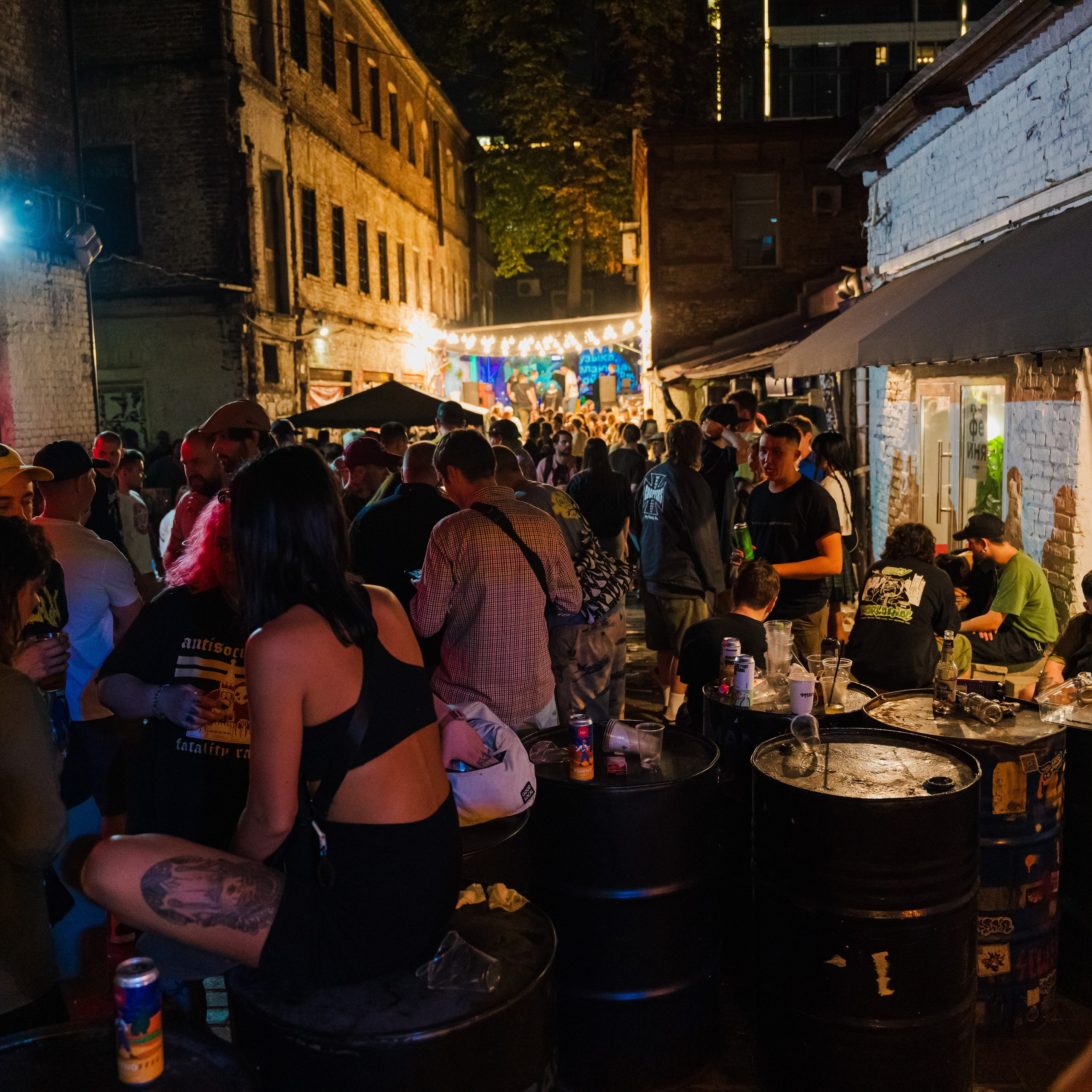 Стрит-фотография. Ночная Москва, ул. Ольховская. Репортажный фотограф в Москве Измалков Артем