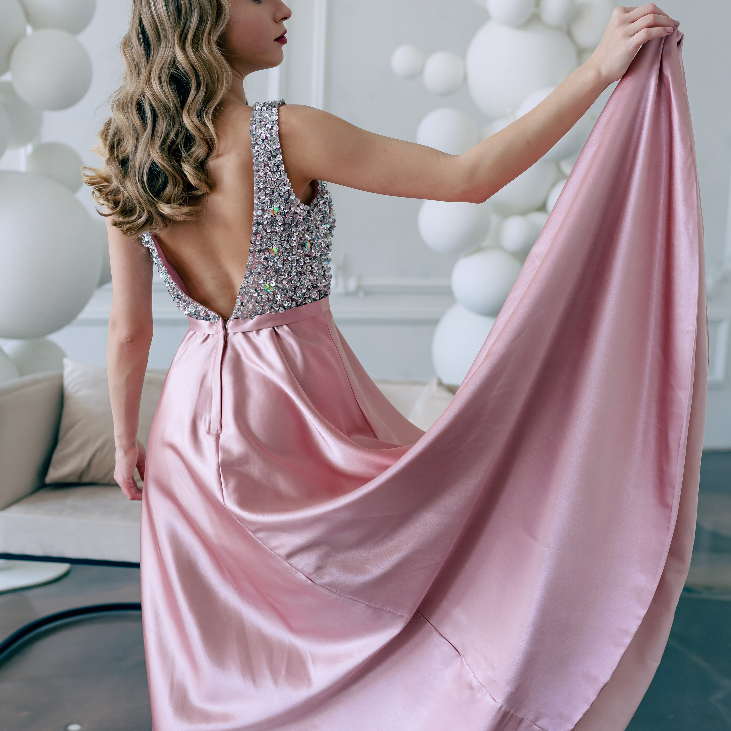 Фотосессия для магазина платьев для торжеств