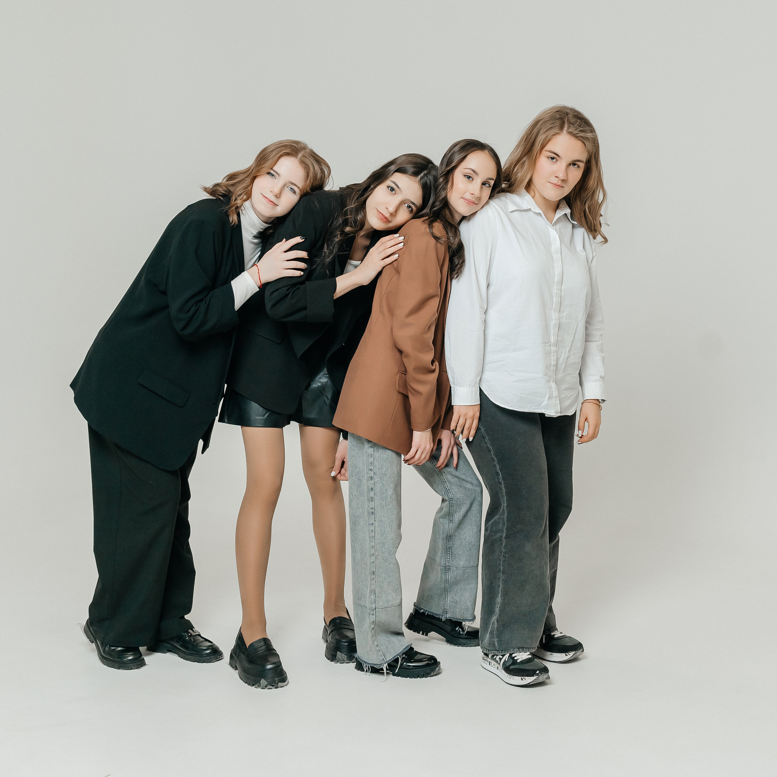 Выпускной альбом для 9 класса (фотосессия в студии)