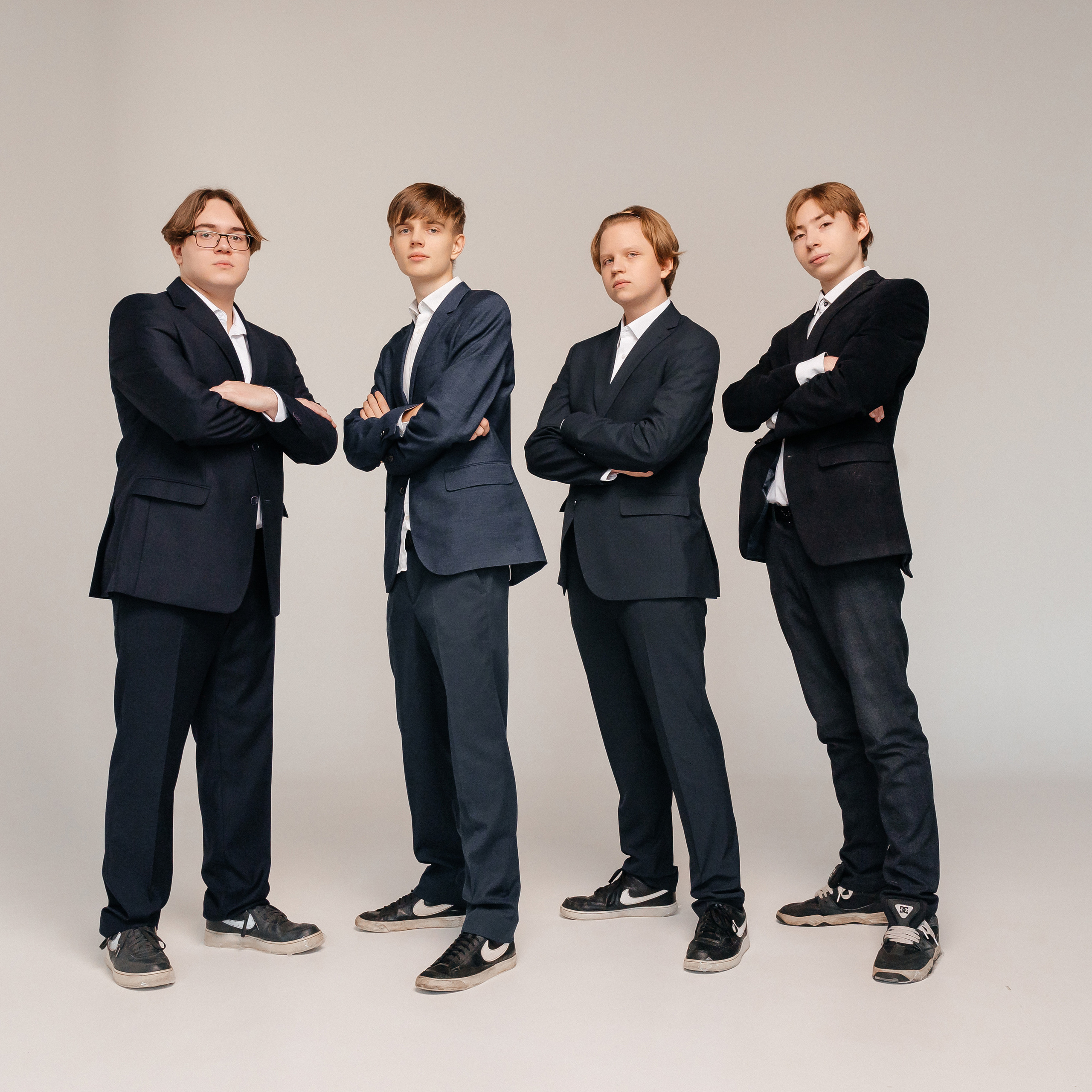 Выпускной альбом для 11 класса (фотосессия в студии)