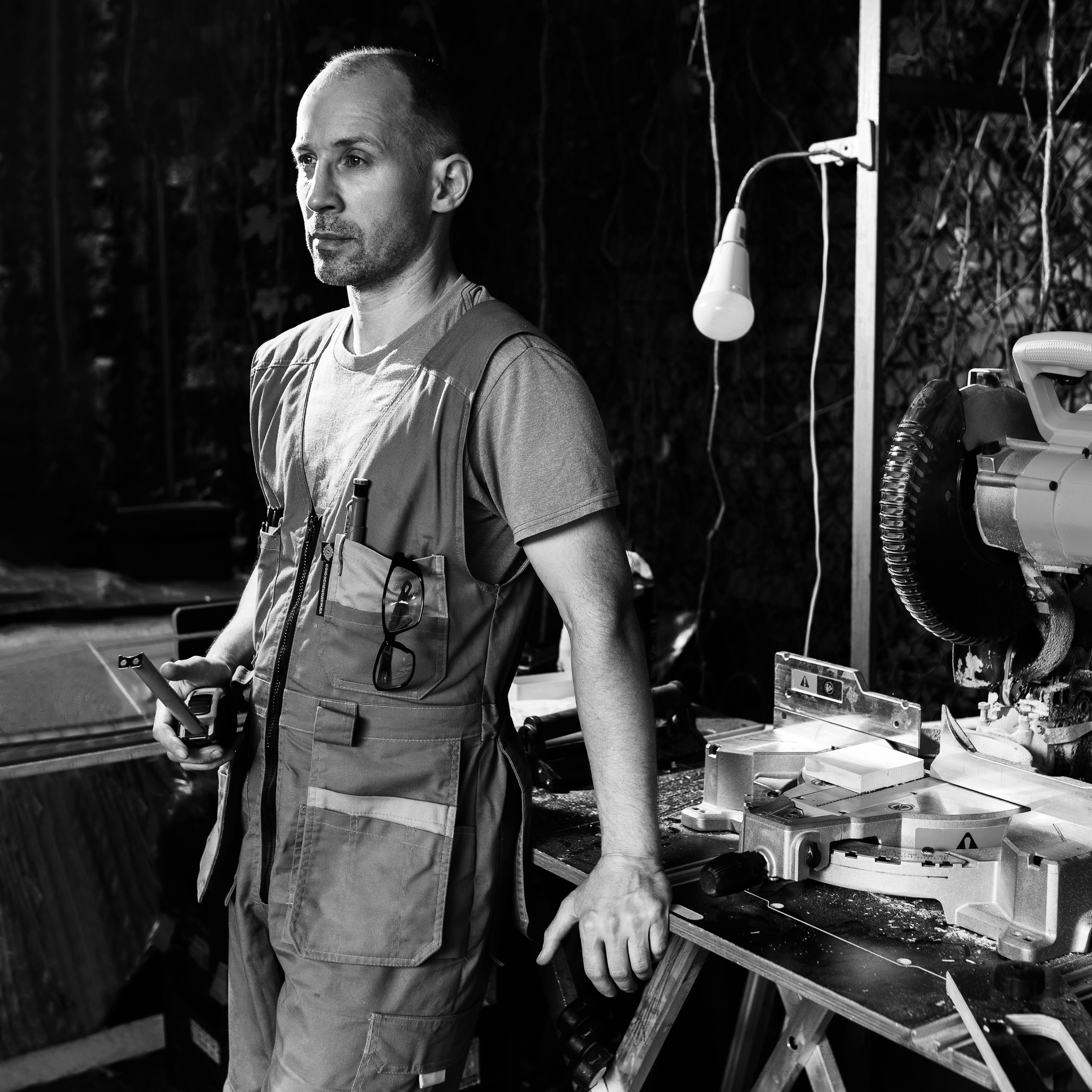 Контент для рекламы услуги. Установка дверей