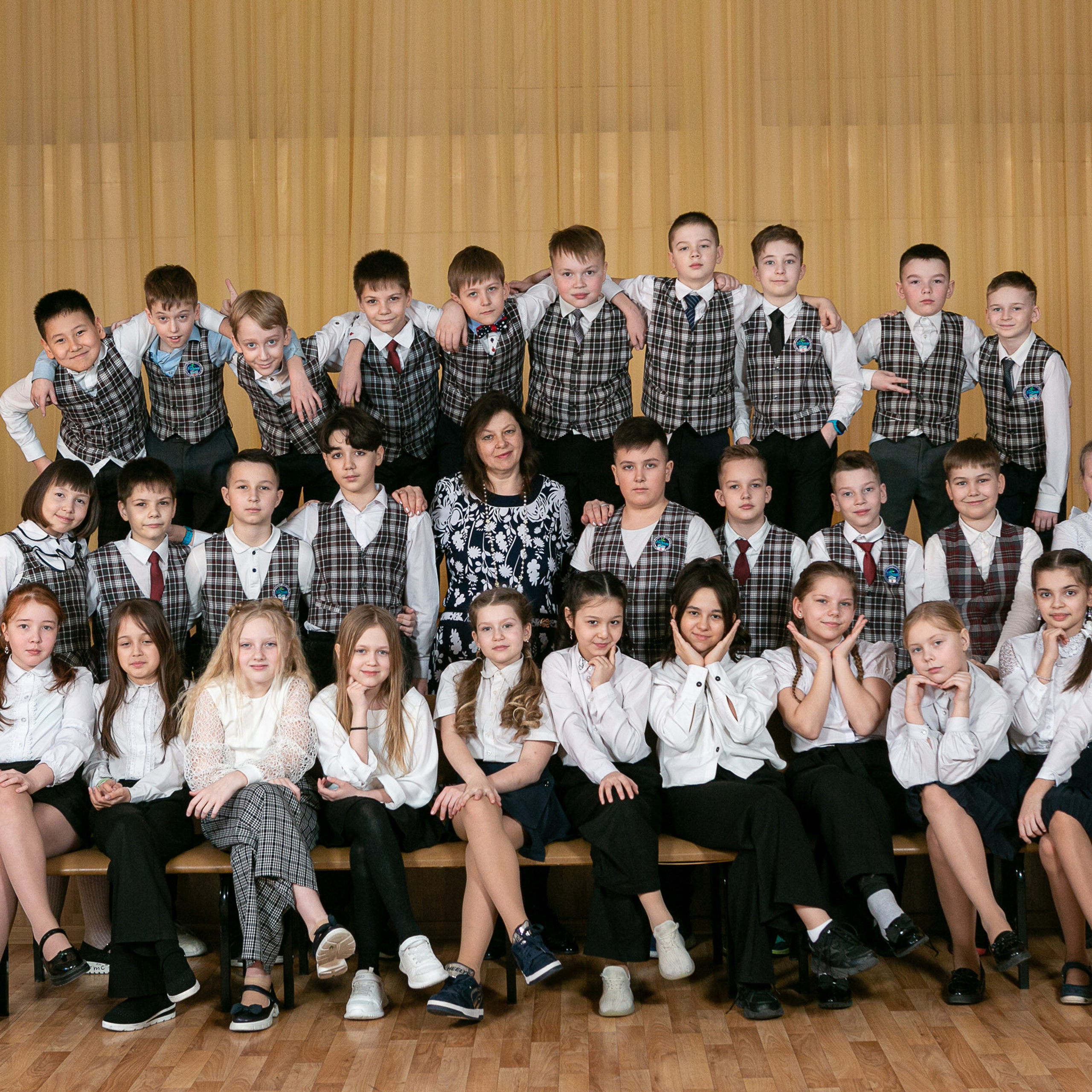 Фотограф Сергей Герасимов отзывы. Выпускные альбомы. Школьный и детский фотограф в Гатчине