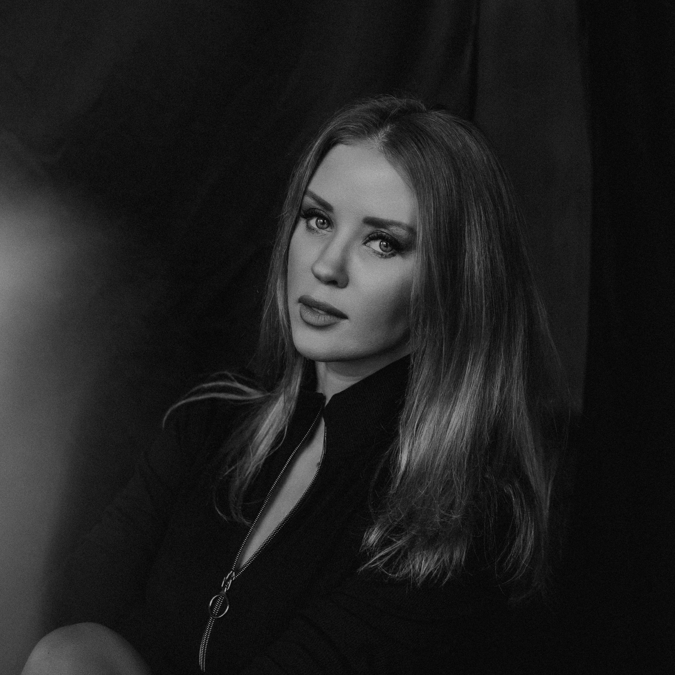 ЖЕНСКИЙ ПОРТРЕТ