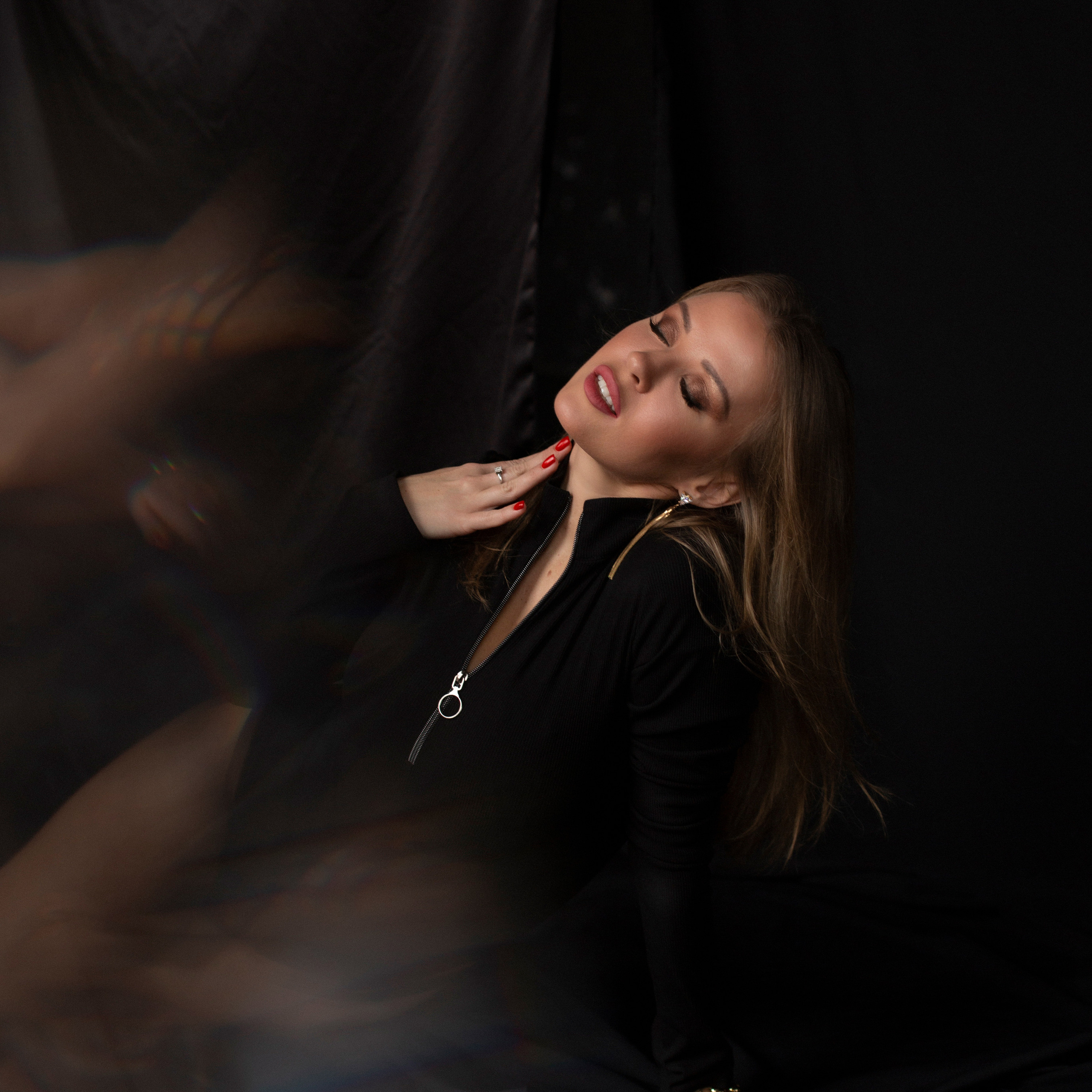 ЖЕНСКИЙ ПОРТРЕТ