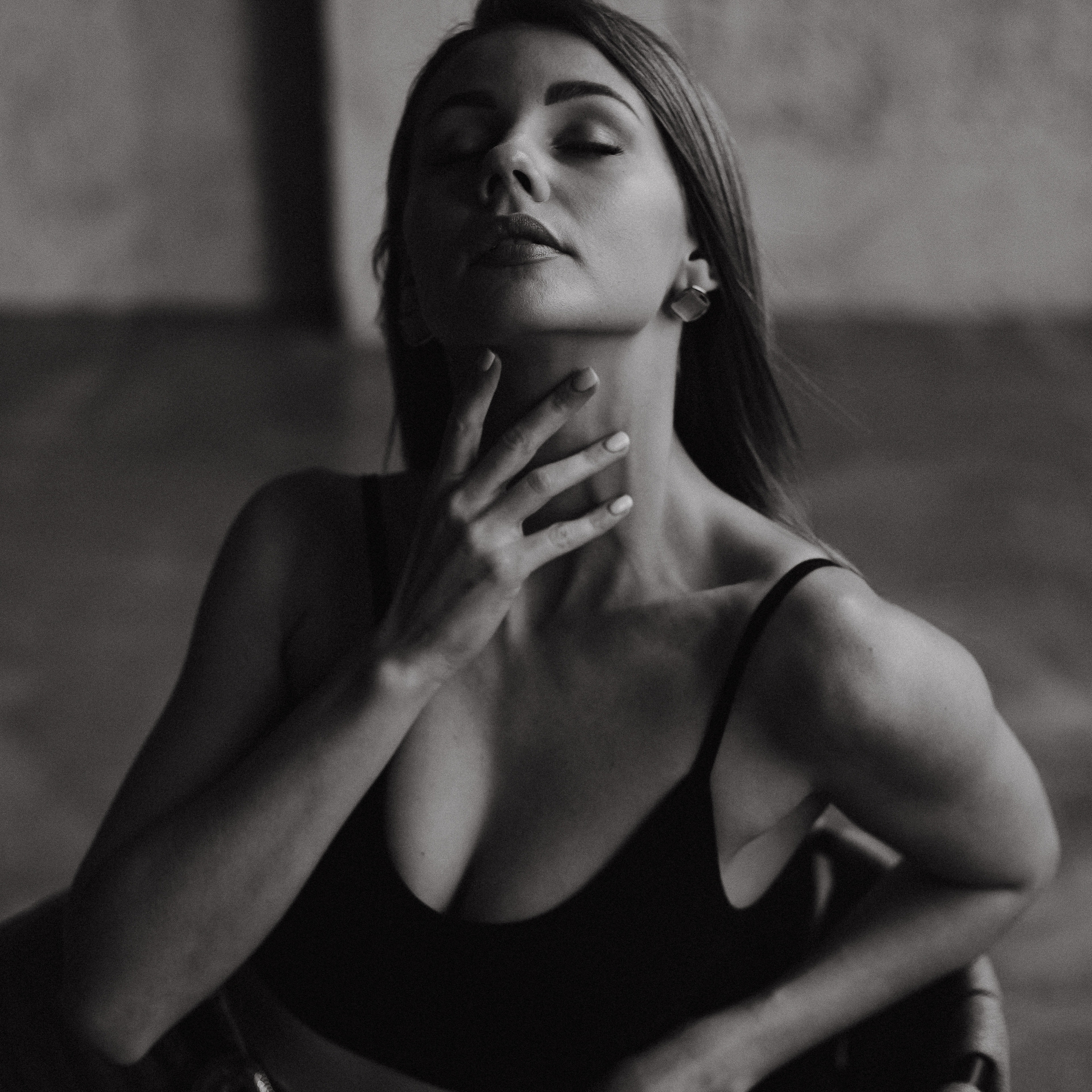 ЖЕНСКИЙ ПОРТРЕТ