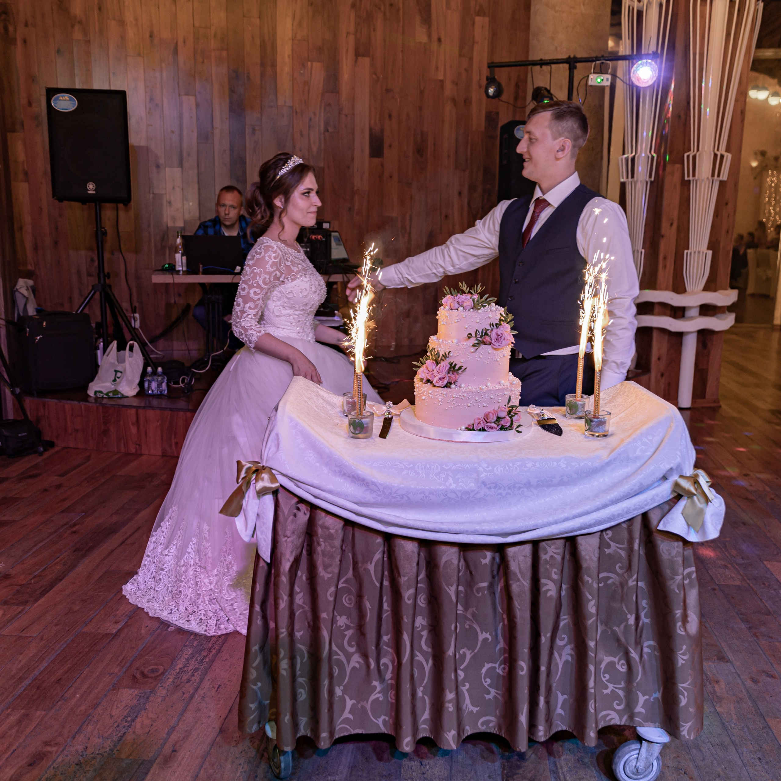 Роман и Юлия. ФотоВидеоСъемка свадеб и мероприятий