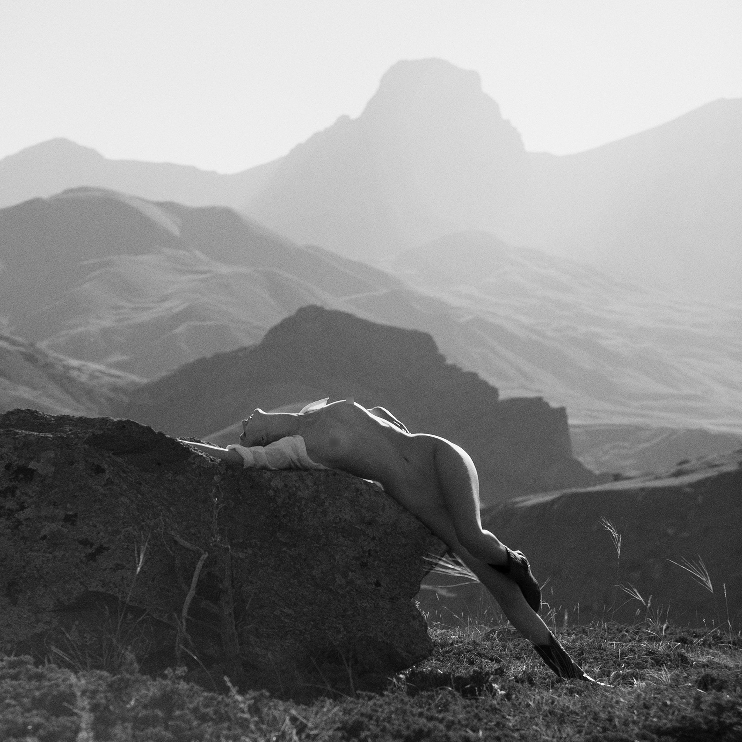 Катя. Раннее утро в горах