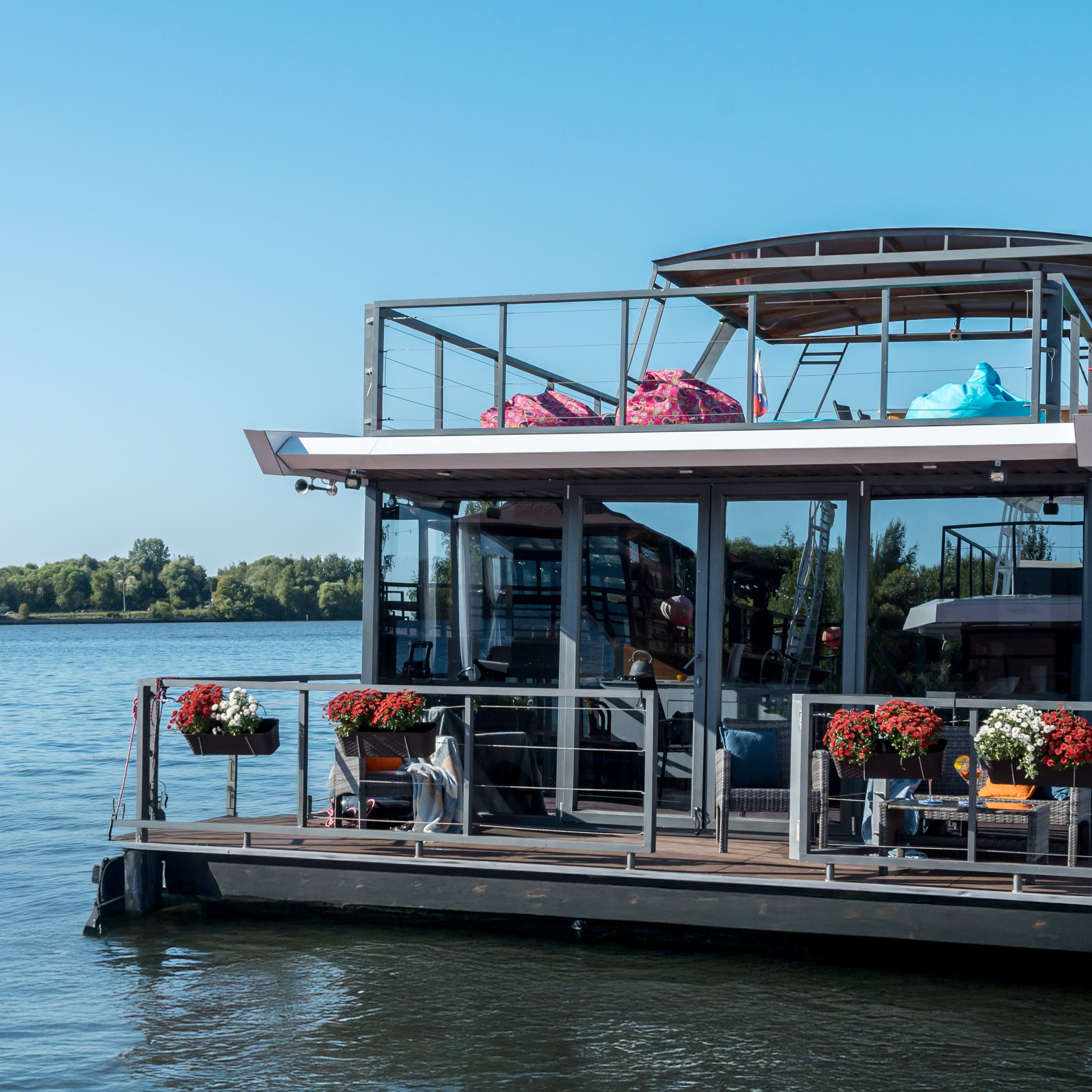 Хаусботы для вечеринок и бизнес-встреч