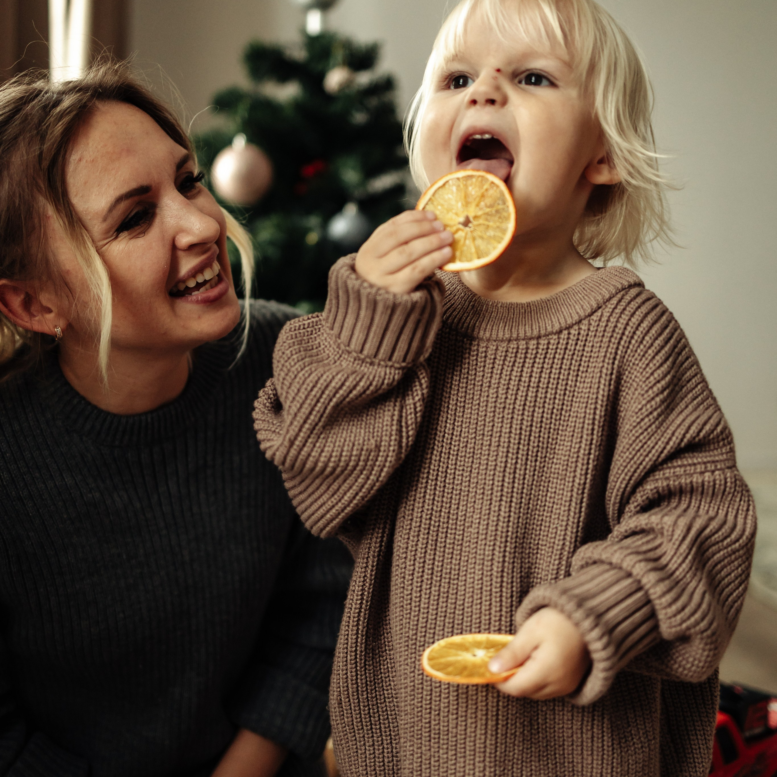 Новогодняя съёмка Валерии и её чудесных сыновей