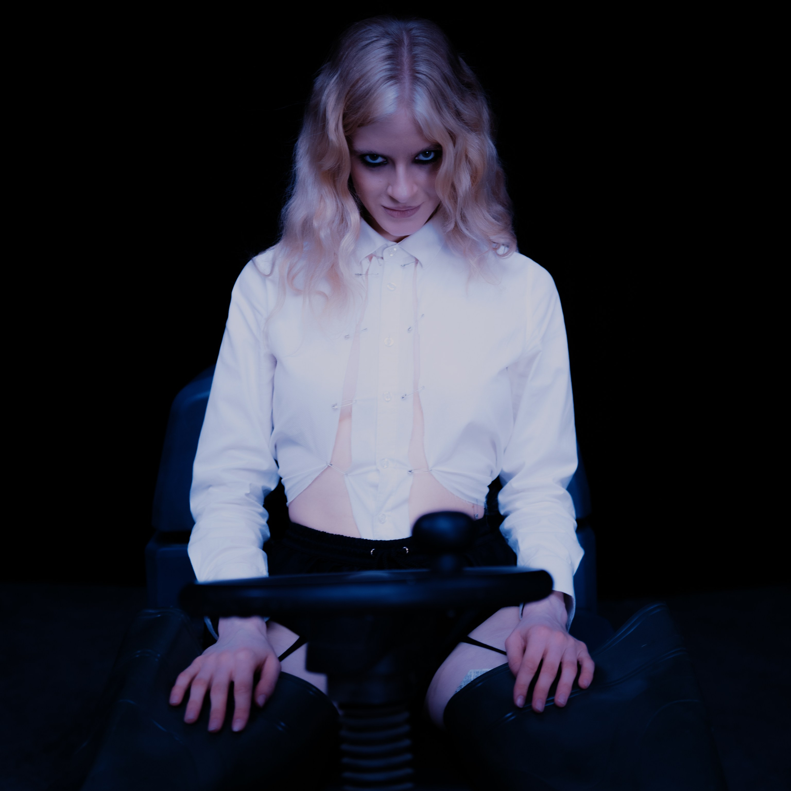 XRUSTALIK, Backstage