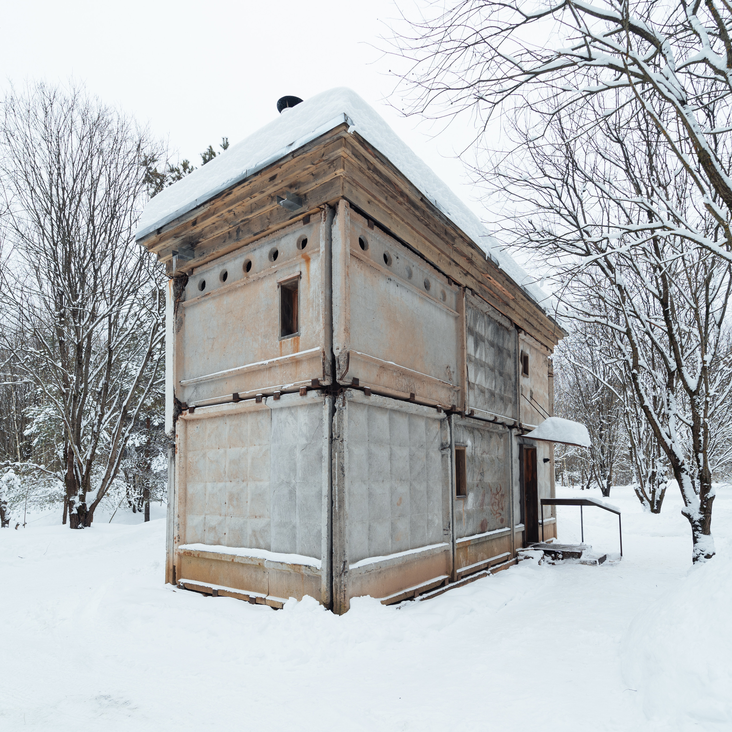 Вилла ПO2, Никола — Ленивец