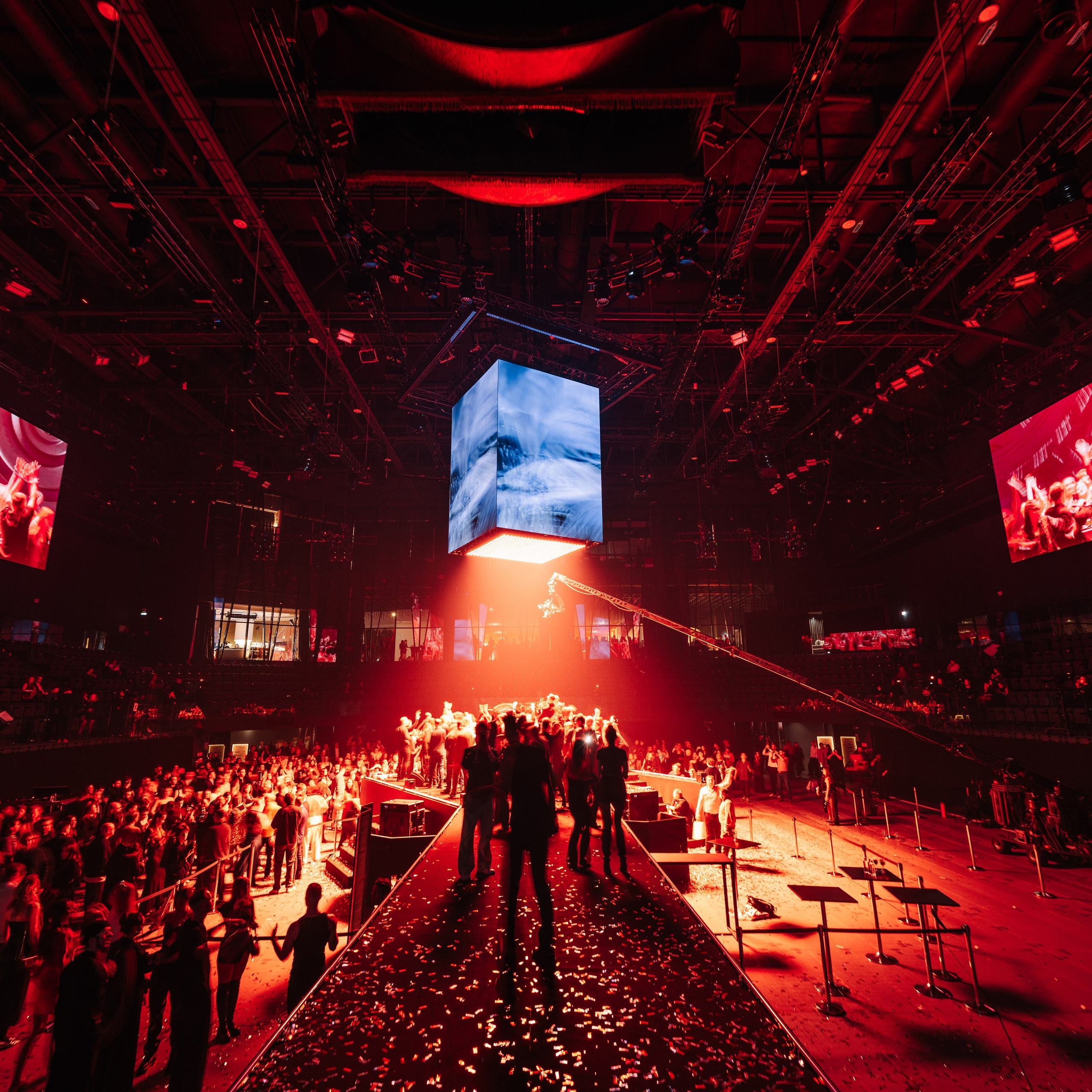 T Bank / Glory Event