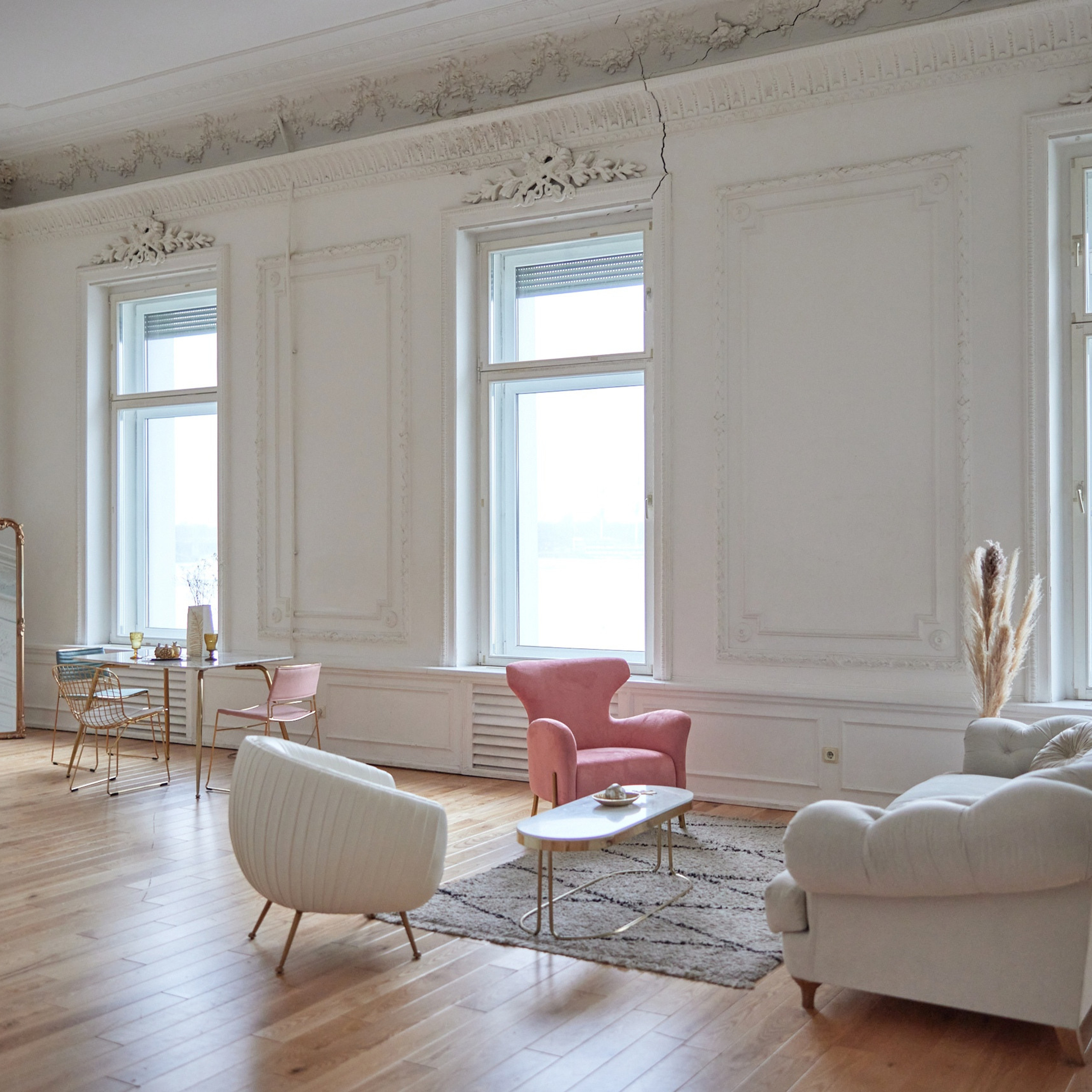 SKYPOINT STUDIO. Профессиональный фотограф беременности в СПБ. Стильные фотосессии беременности в стиле минимализм и классическая фотография