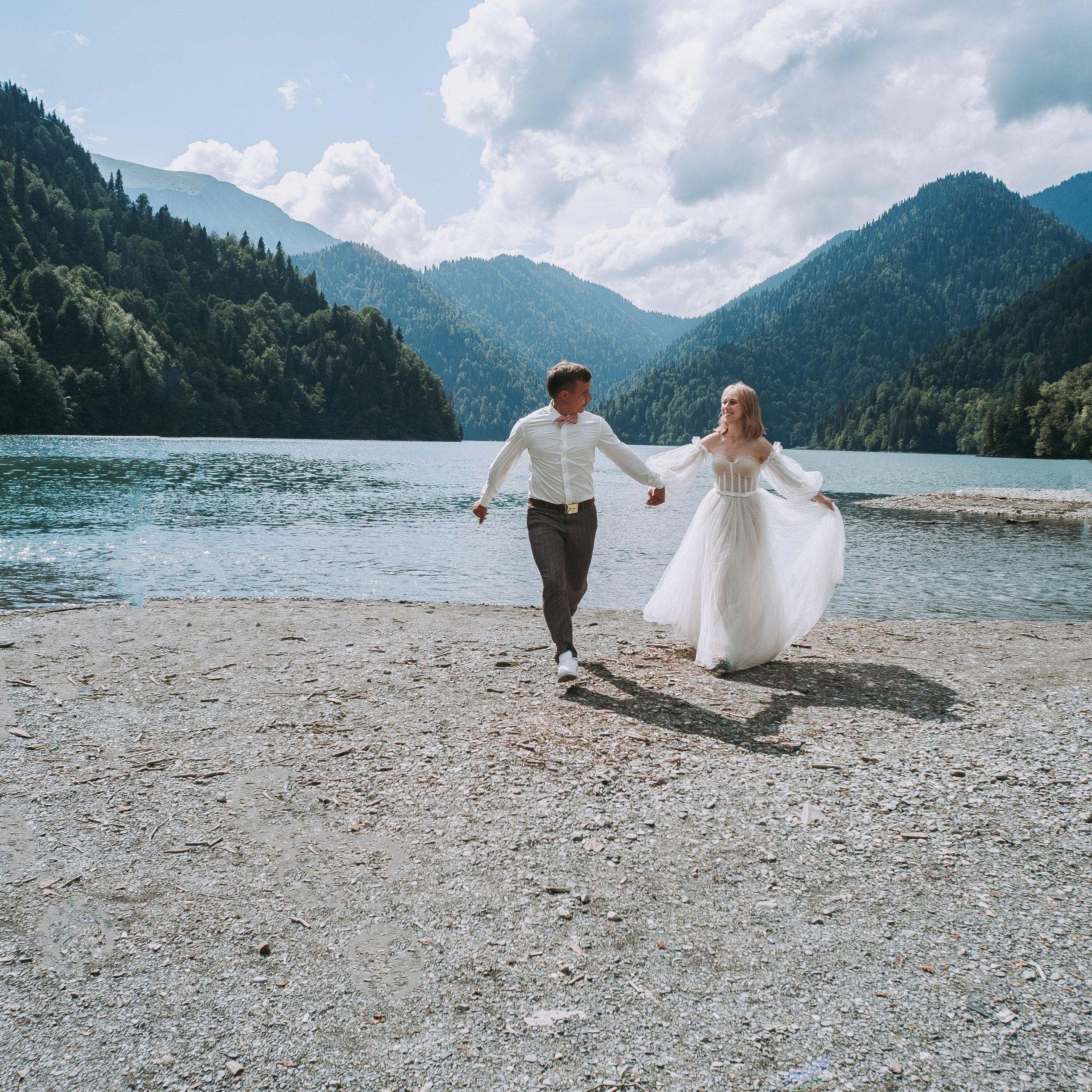 Фототур на озеро Рица