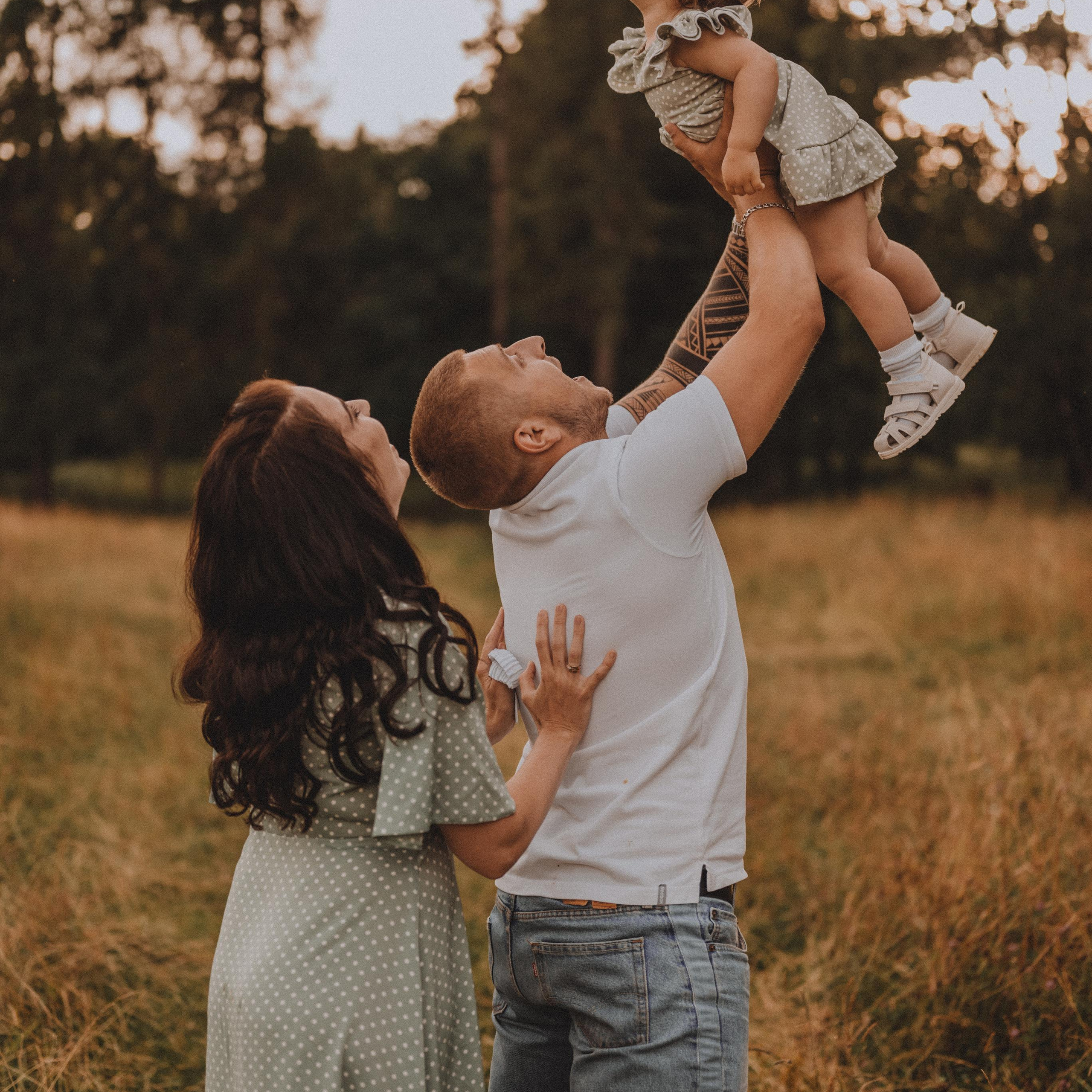 Маленькая Ева с родителями