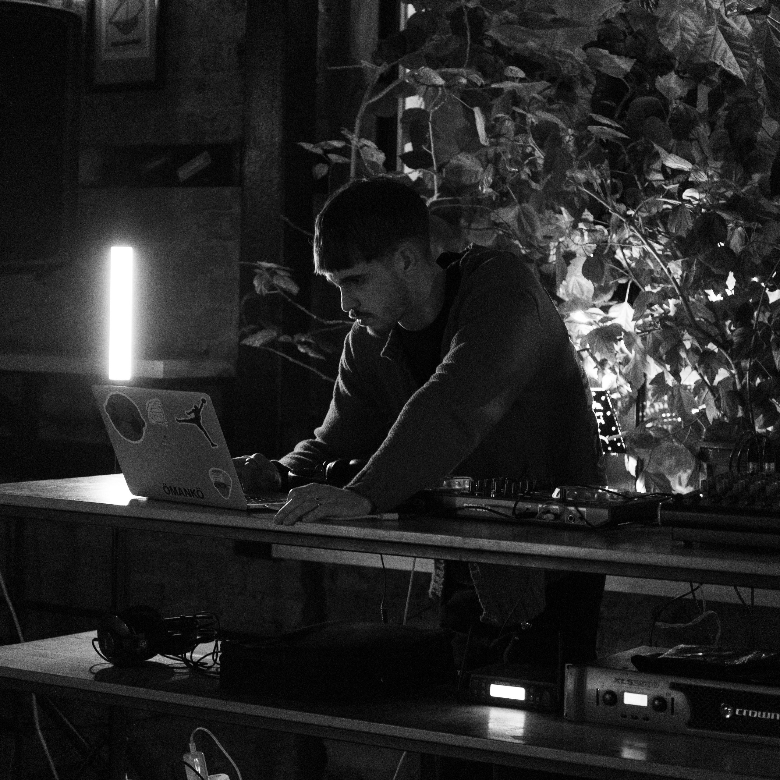 WY: AI — АЕ — 19:00 — 09.02.2025