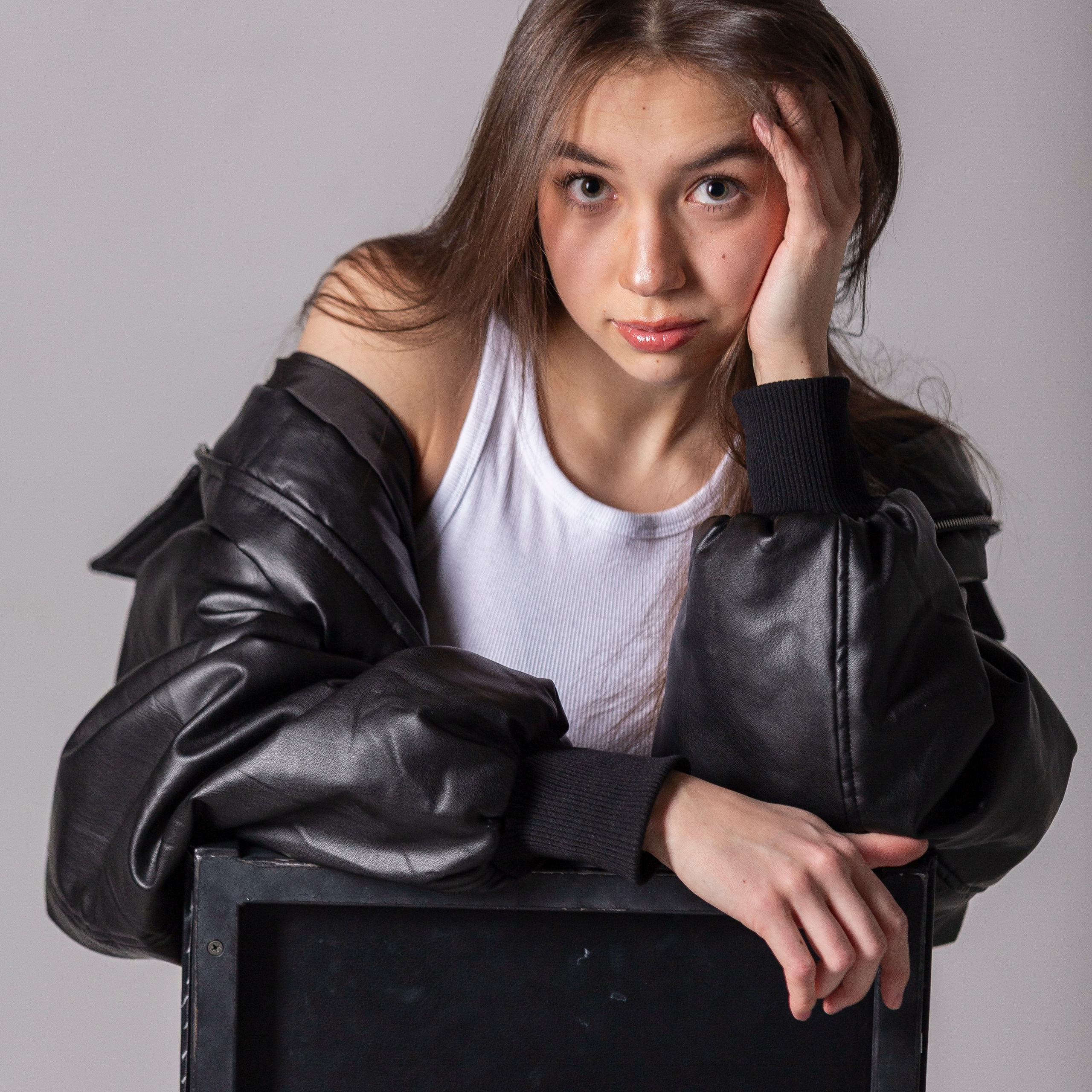 Искусство формы: смелая фотосессия в студии Moloko 1.0. Видеосъемка свадеб и лавстори, студийная съемка, видеопортреты, фешн-съемки в Москве и МО