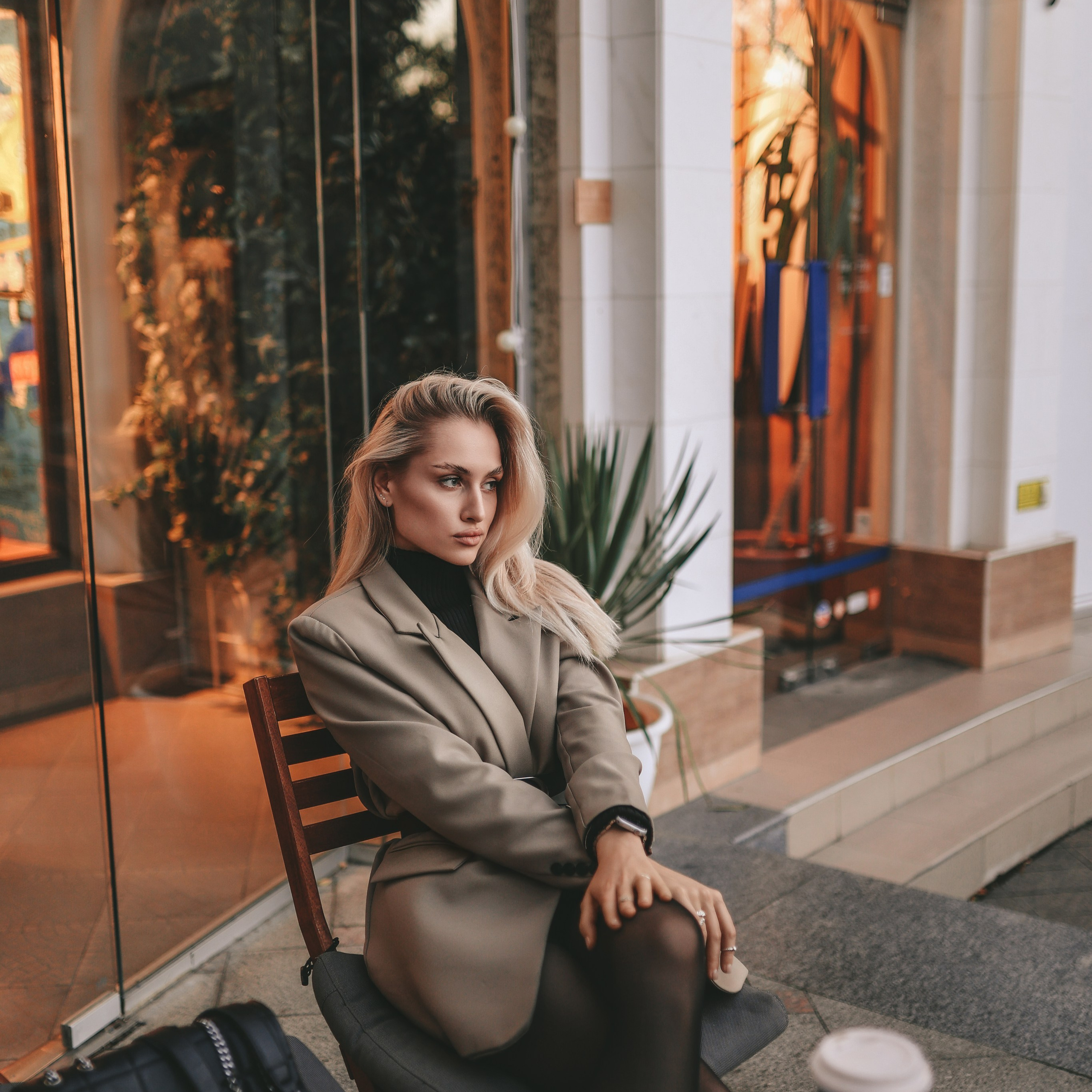 Строгость и гламур