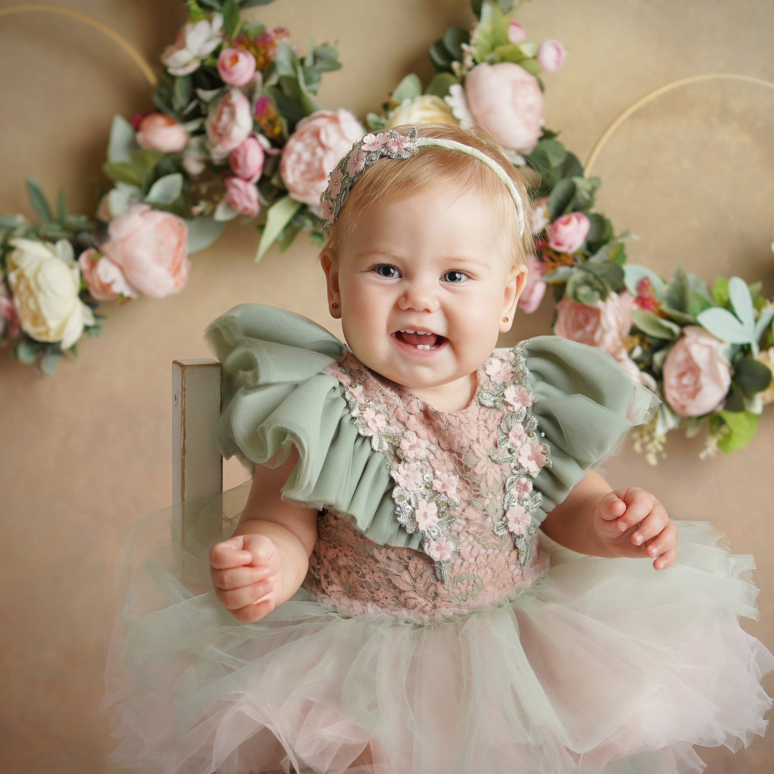 Фотосессия первый годик Эмилии