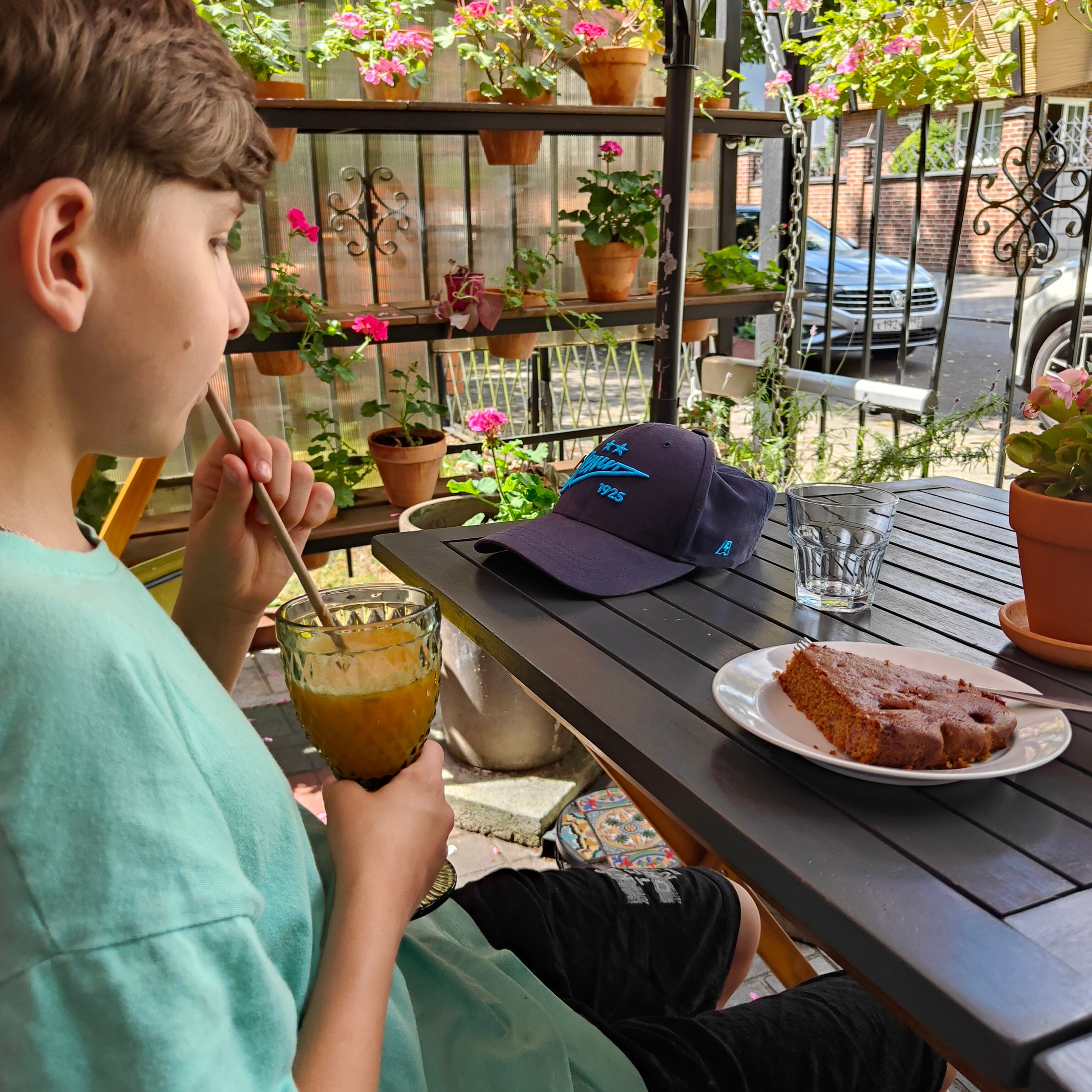 Калининградский стрит. От Amalienau Breakfast до кафе Толстой. Фотограф-документалист Мария Осокина