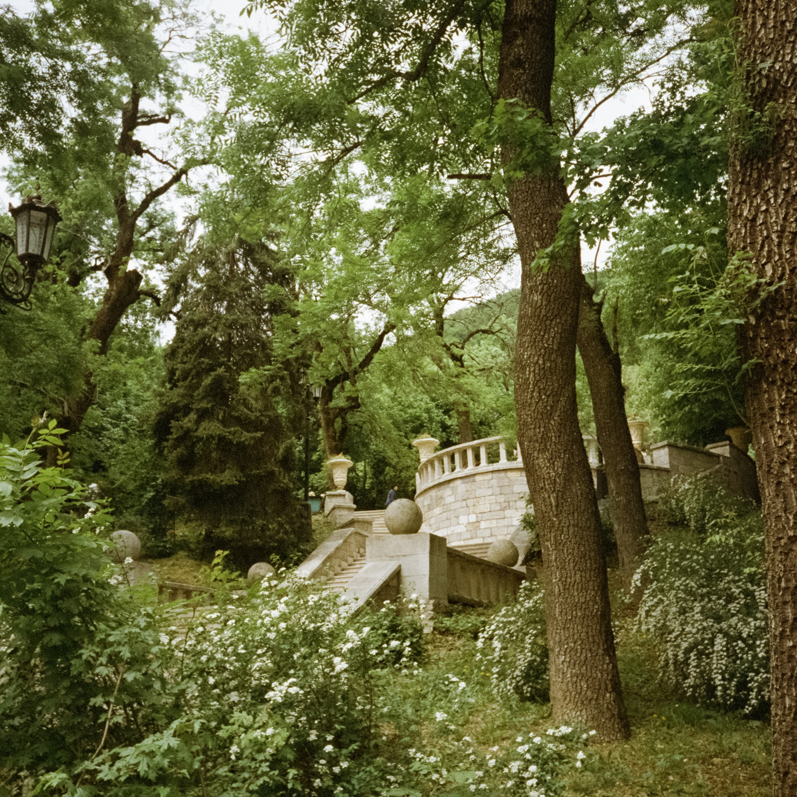 Лермонтовская скала в Кисловодске. Железноводск и Пушкинская галерея