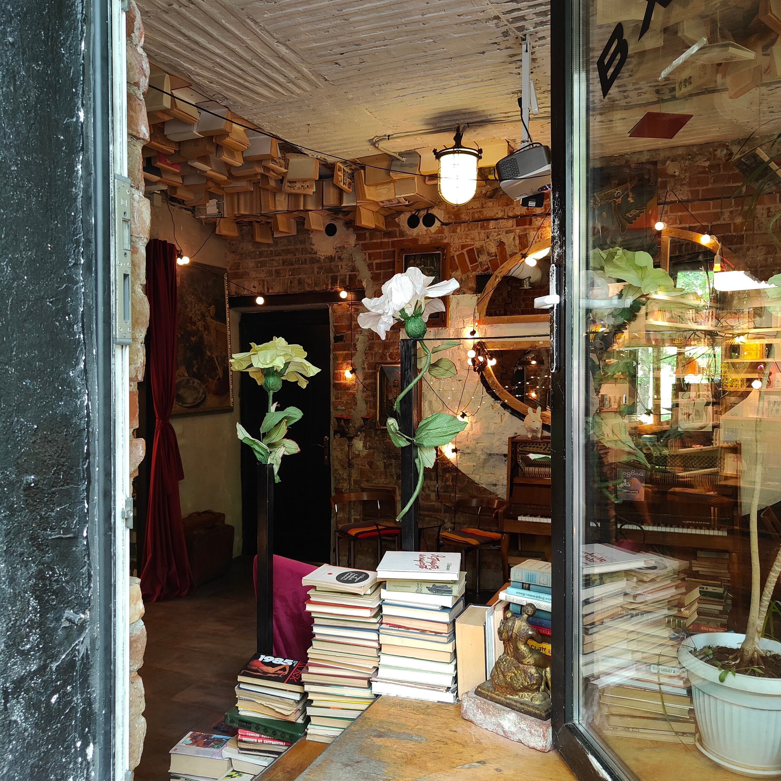 Калининградский стрит. От Amalienau Breakfast до кафе Толстой. Фотограф-документалист Мария Осокина