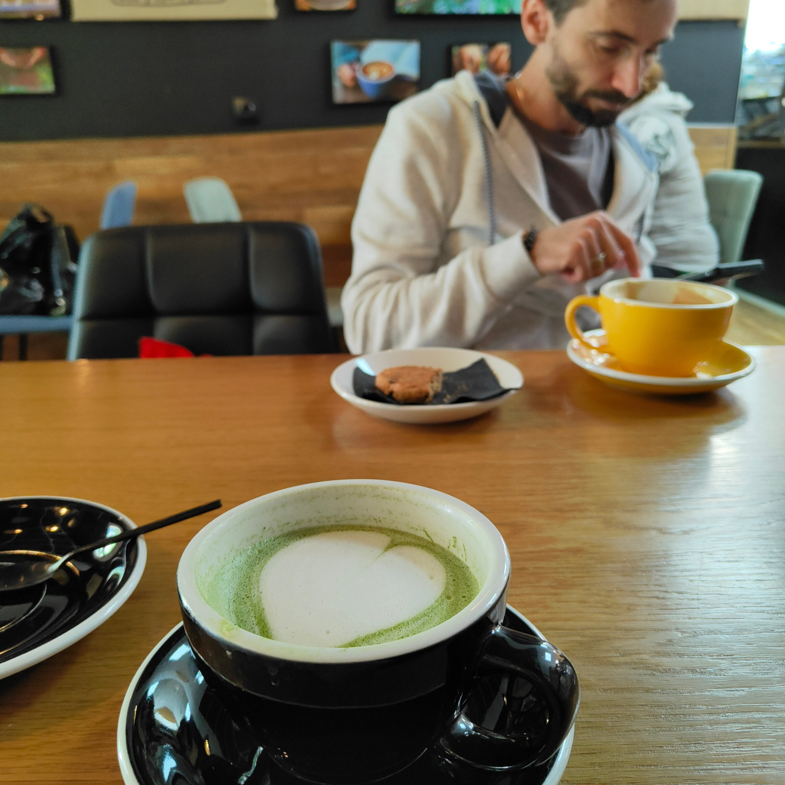 Солнечные Ессентуки. Курортный парк, стрит и кот в окне. Фотограф-документалист Мария Осокина