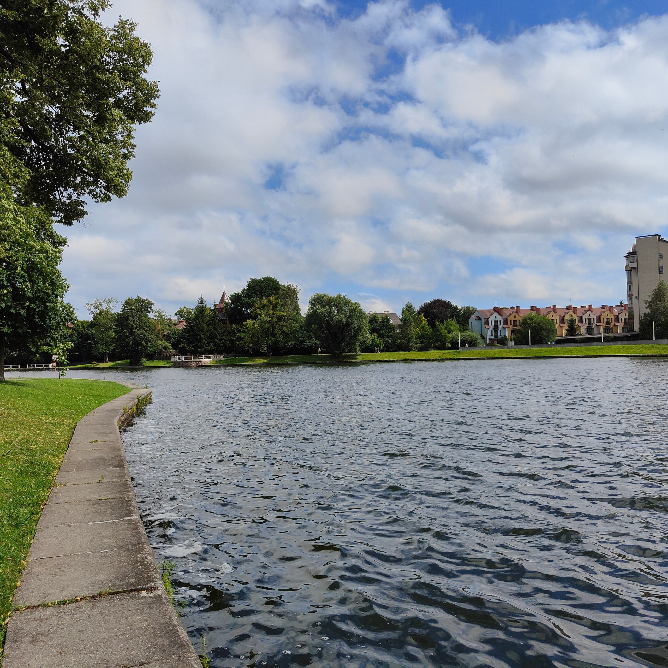 Прогулки по Калининграду. Верхнее озеро и арт-кафе Толстой. Фотограф-документалист Мария Осокина