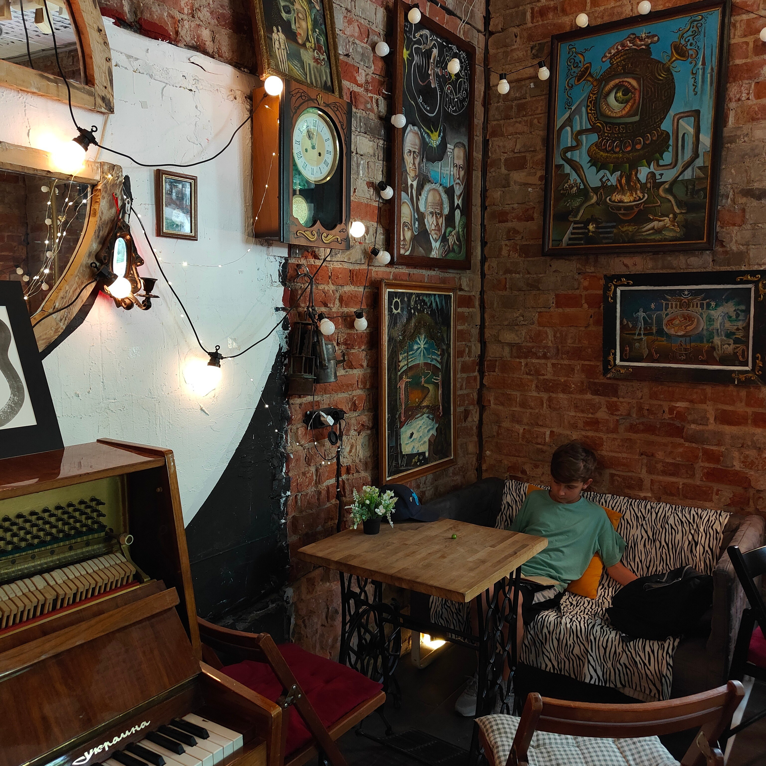 Калининградский стрит. От Amalienau Breakfast до кафе Толстой. Фотограф-документалист Мария Осокина