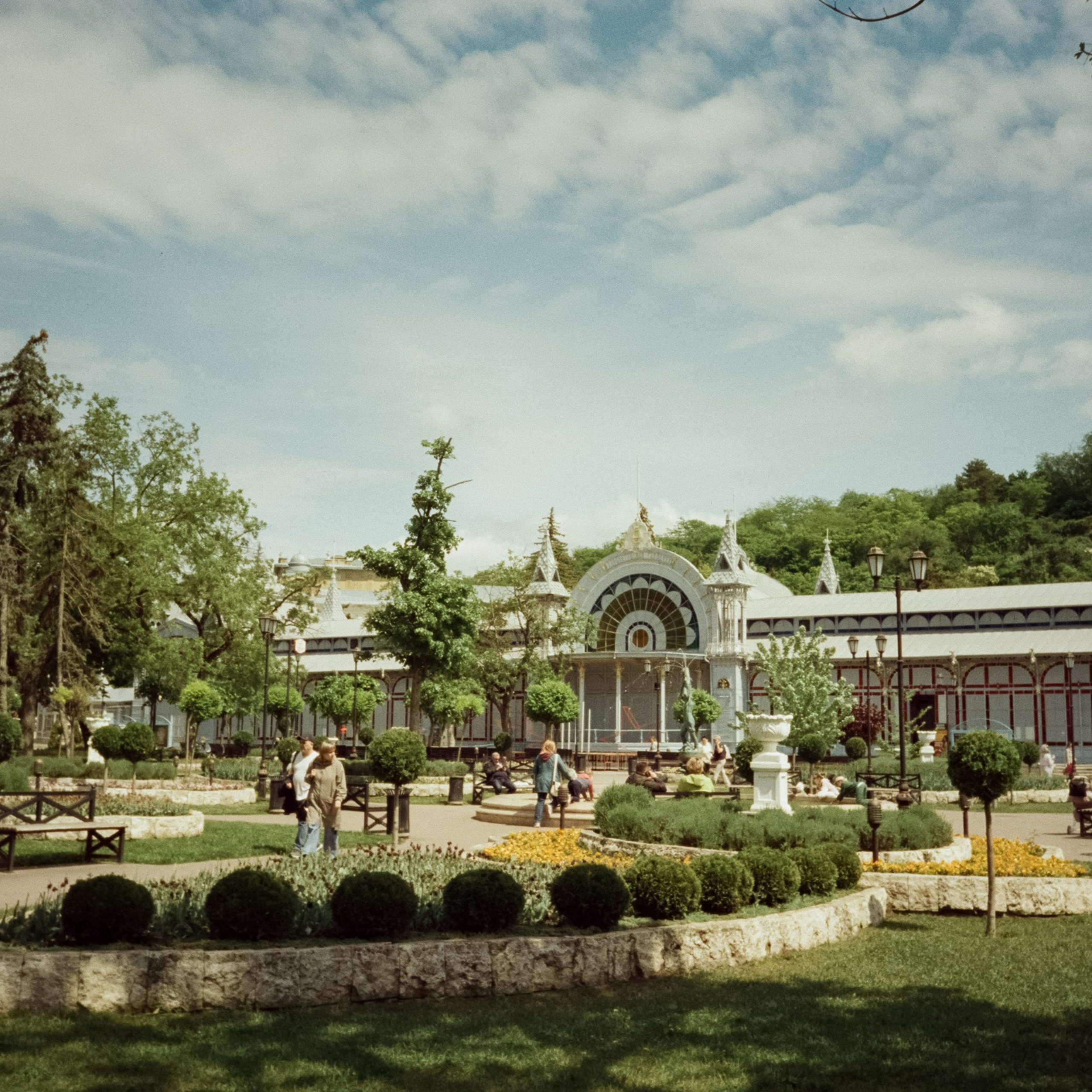 Остап Бендер, озеро Провал и парк Цветник в Пятигорске