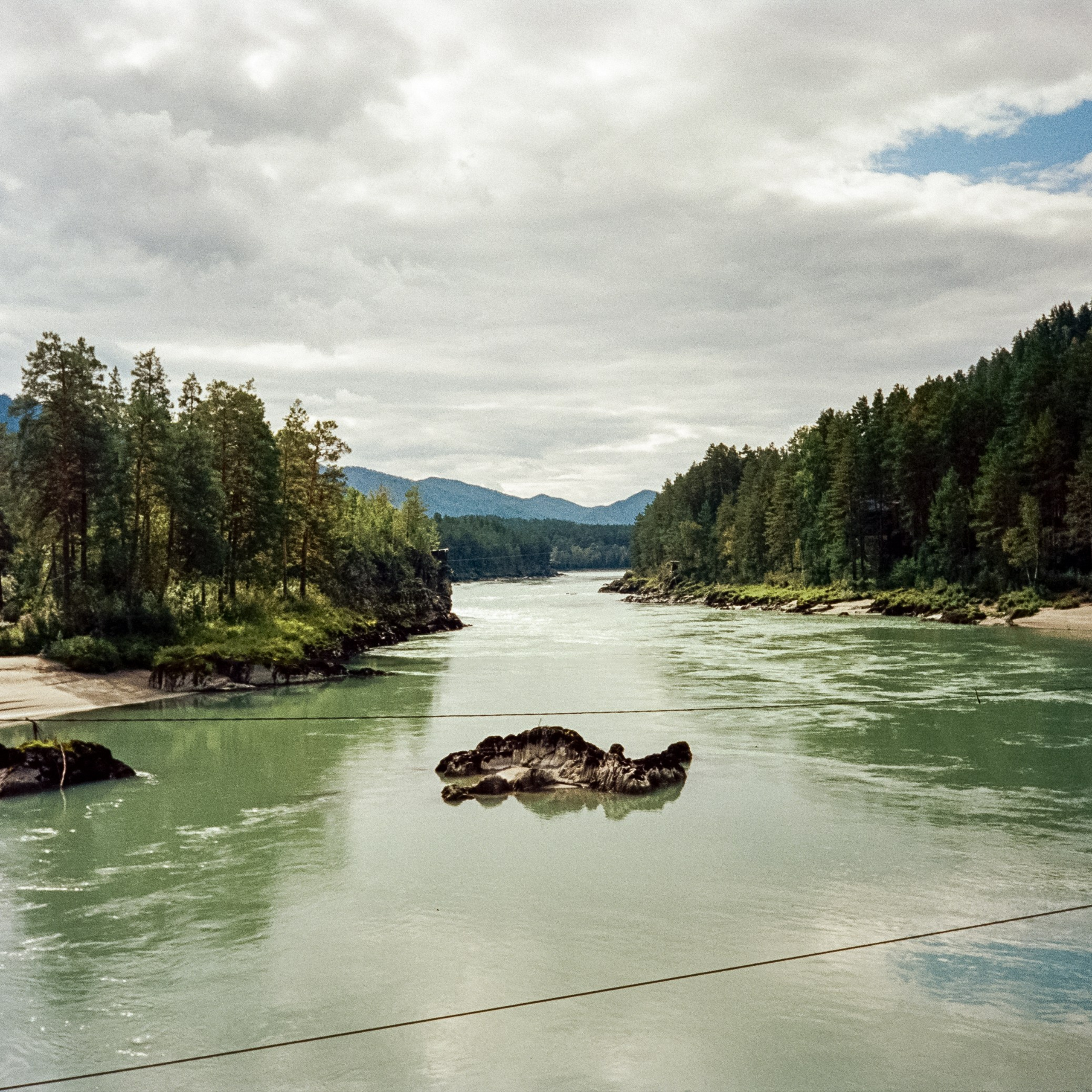 Горный курорт Манжерок, мост Царская охота и Белые скалы